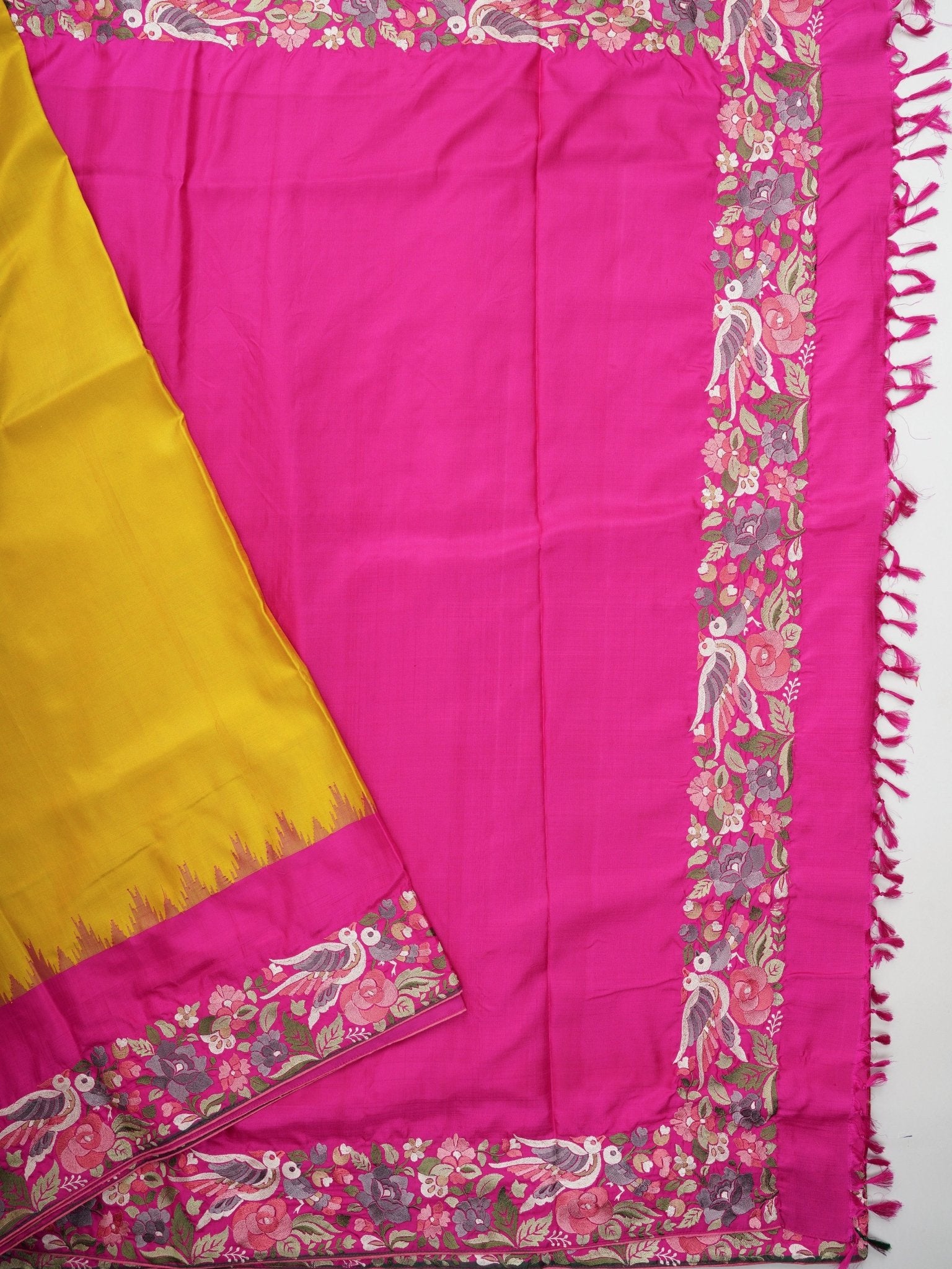 Gadwal Silk Yellow 100% Pure Silk  Manoranjitham Weaves - Handloom Store