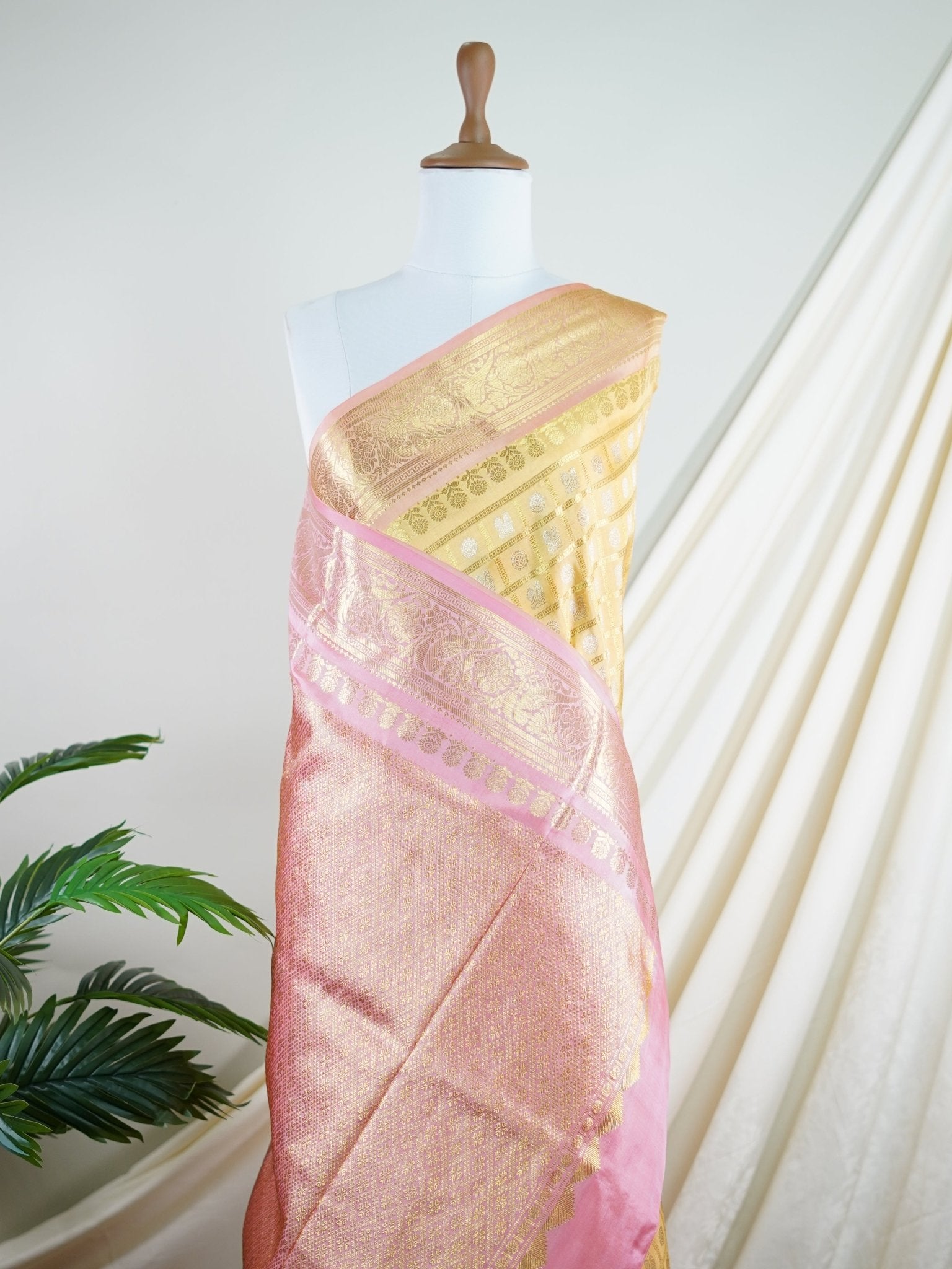 Venkatagiri Silk Wheat Gold 100% Pure Silk  - Manoranjitham Weaves - Handloom Store