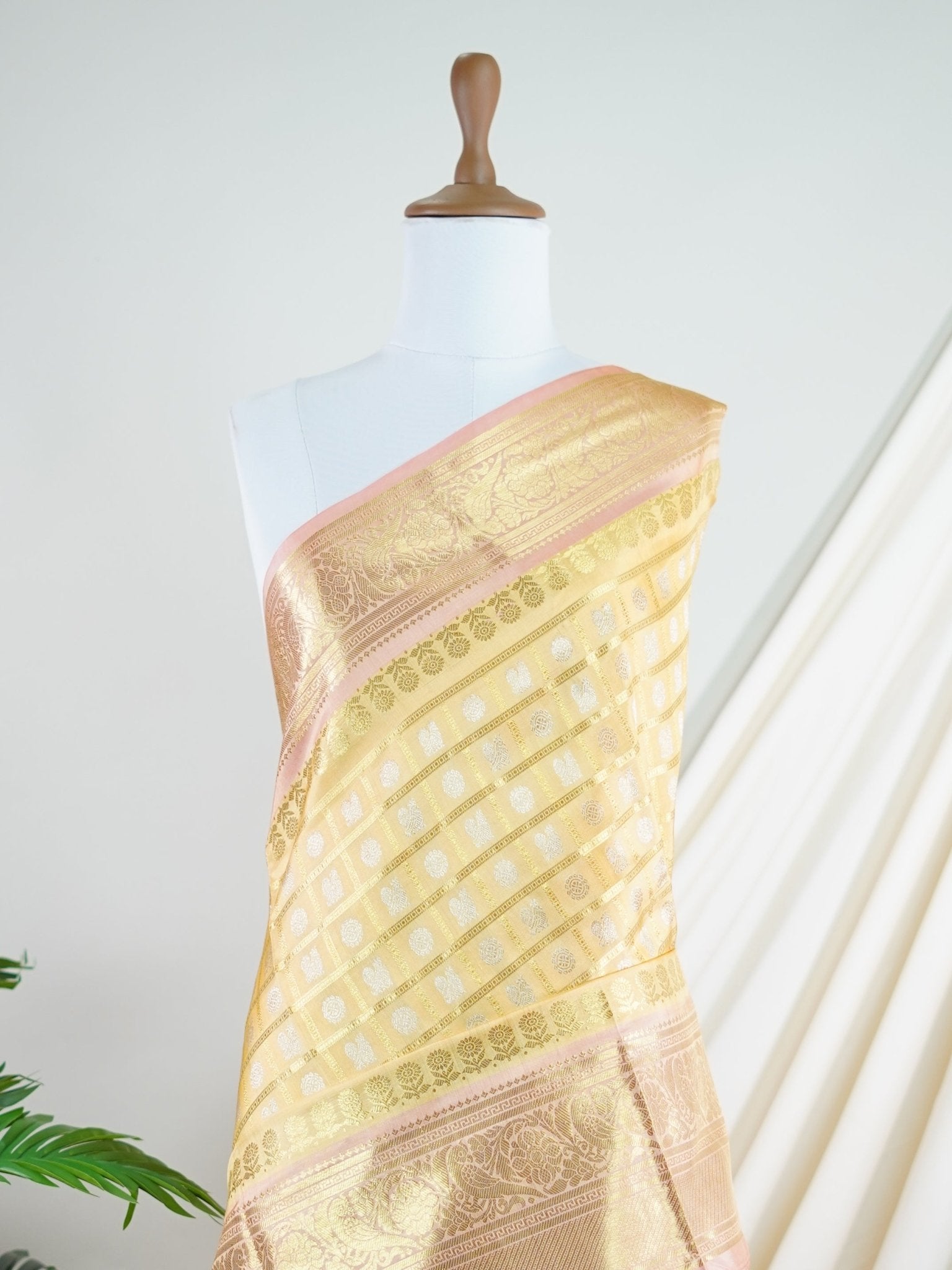 Venkatagiri Silk Wheat Gold 100% Pure Silk  - Manoranjitham Weaves - Handloom Store