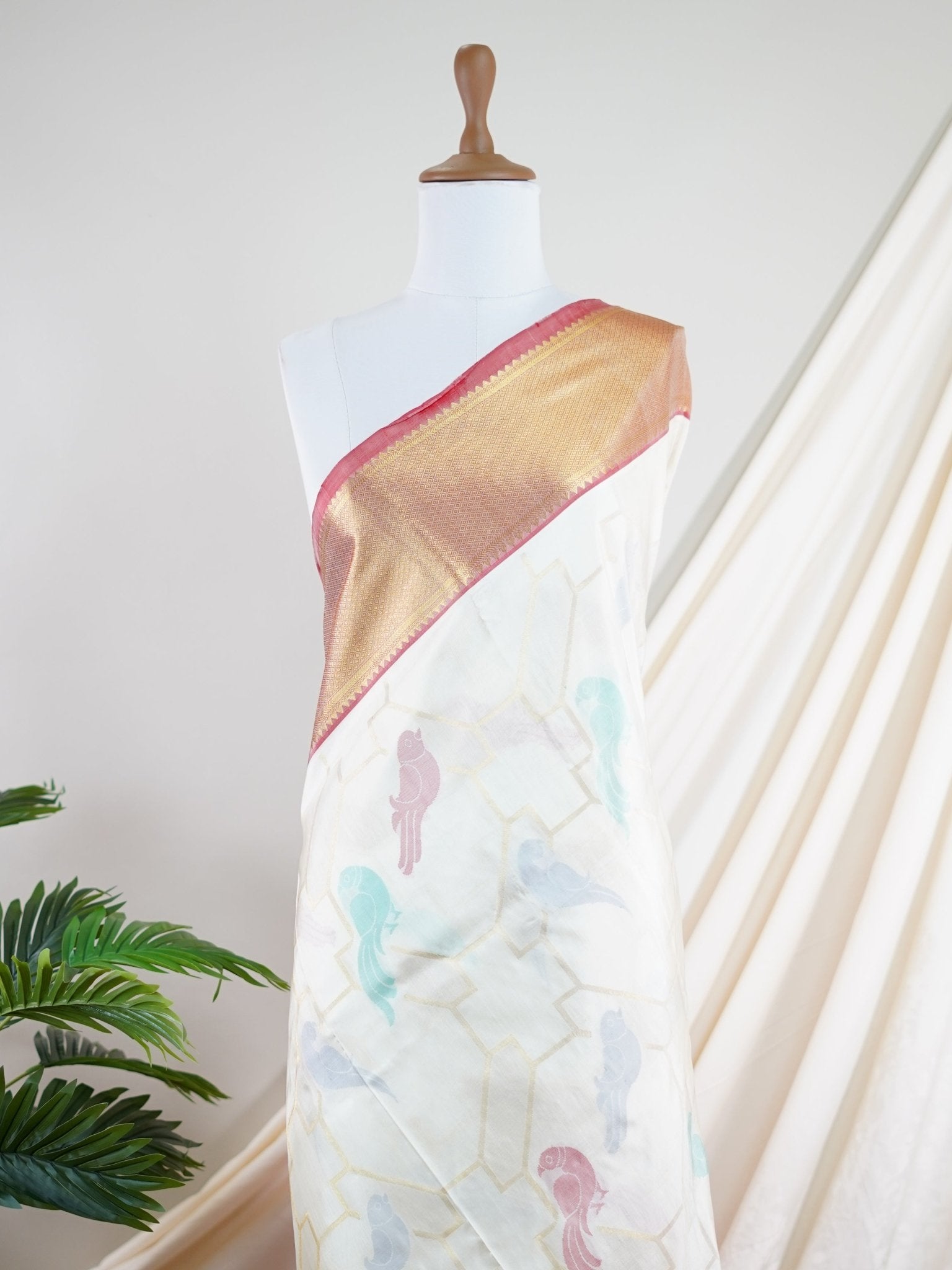 Venkatagiri Silk White 100% Pure Silk  - Manoranjitham Weaves - Handloom Store