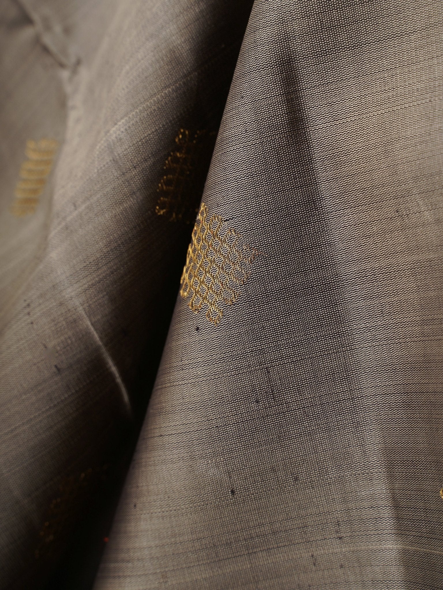 Kanchipuram Silk Grey 100% Pure Silk  Manoranjitham Weaves - Handloom Store