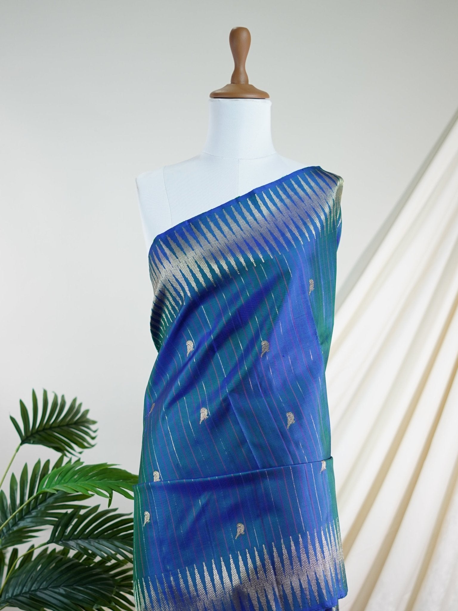 Kanchipuram Silk Blue 100% Pure Silk  - Manoranjitham Weaves - Handloom Store