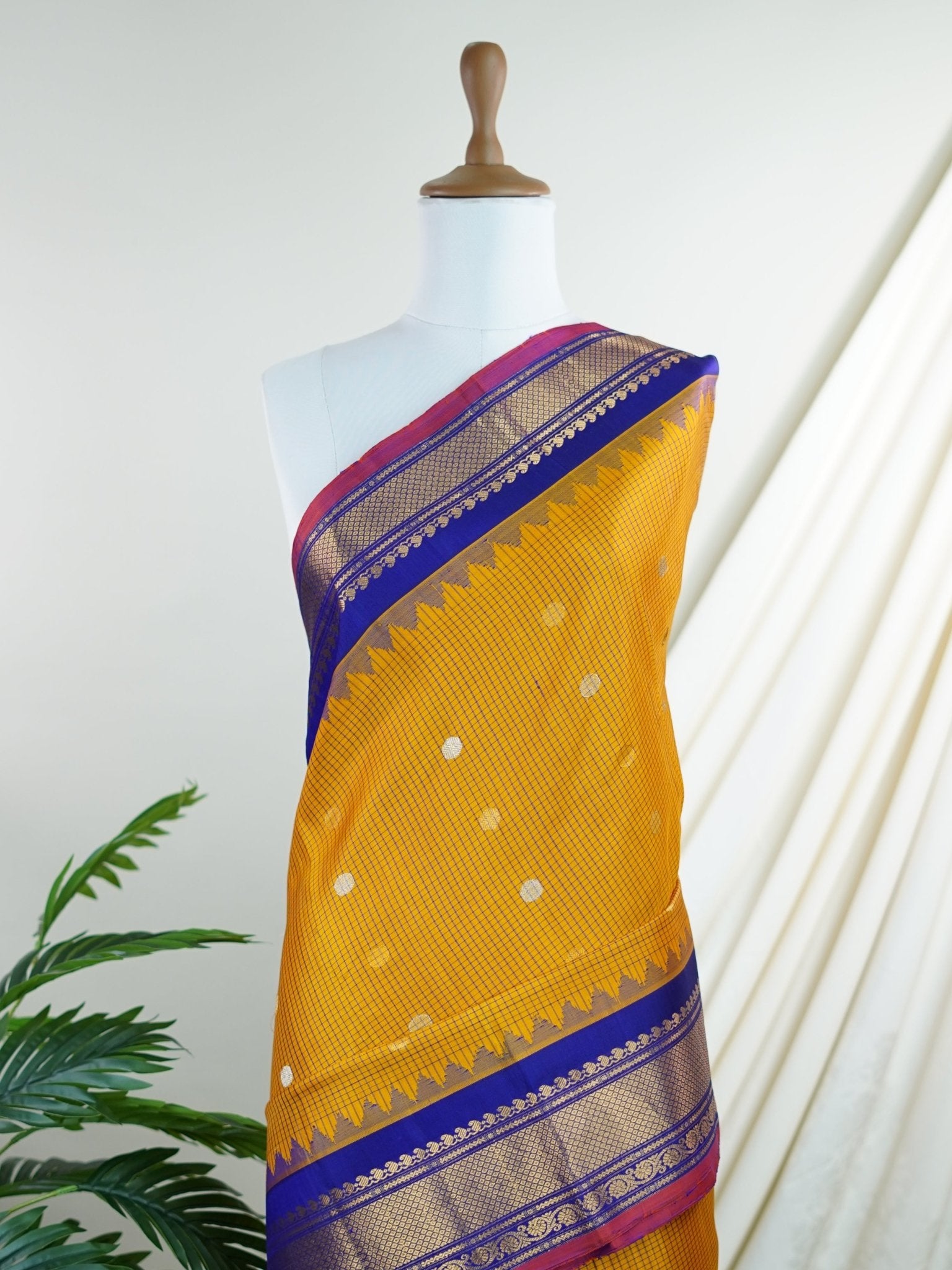 Gadwal Silk Mustard 100% Pure Silk  - Manoranjitham Weaves - Handloom Store