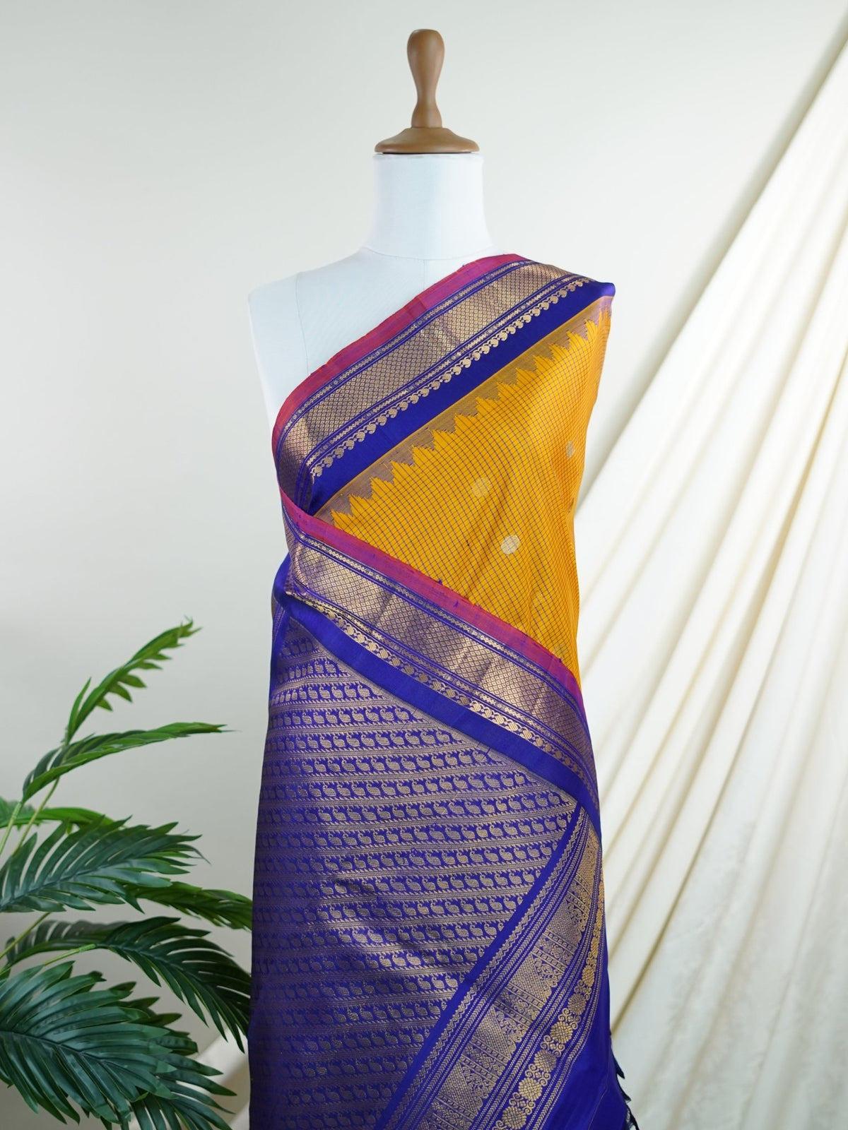 Gadwal Silk Mustard 100% Pure Silk  - Manoranjitham Weaves - Handloom Store
