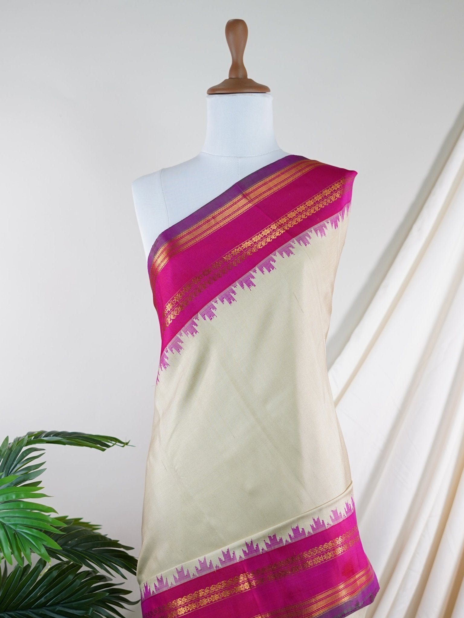 Gadwal Silk  100% Pure Silk  - Manoranjitham Weaves - Handloom Store