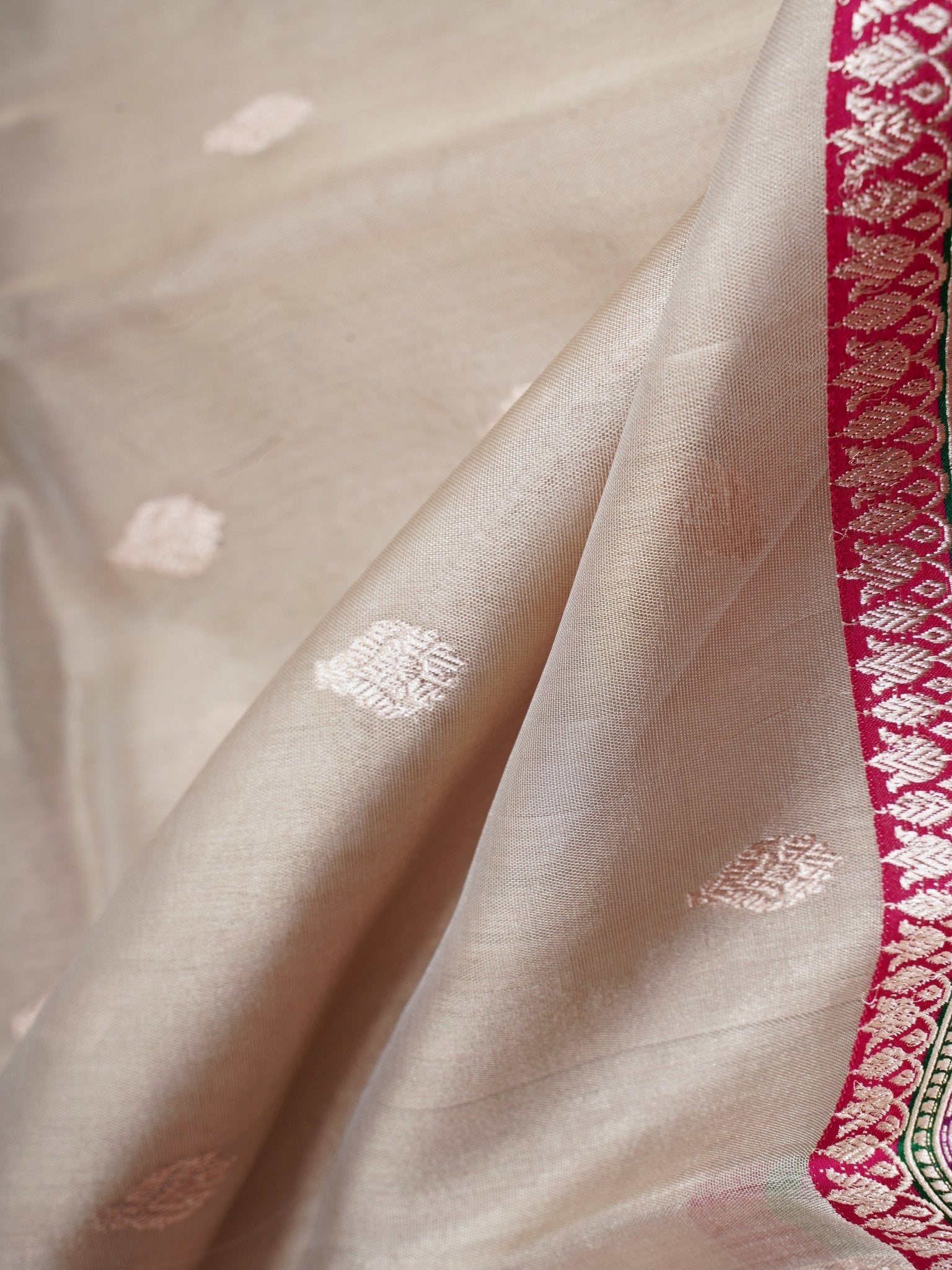 Katan Gold Kora Tissue Manoranjitham Weaves - Handloom Store