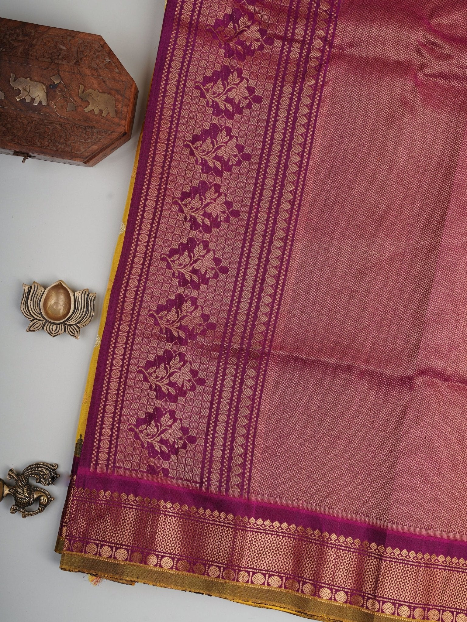 Gadwal Silk  100% Pure Silk  - Manoranjitham Weaves - Handloom Store