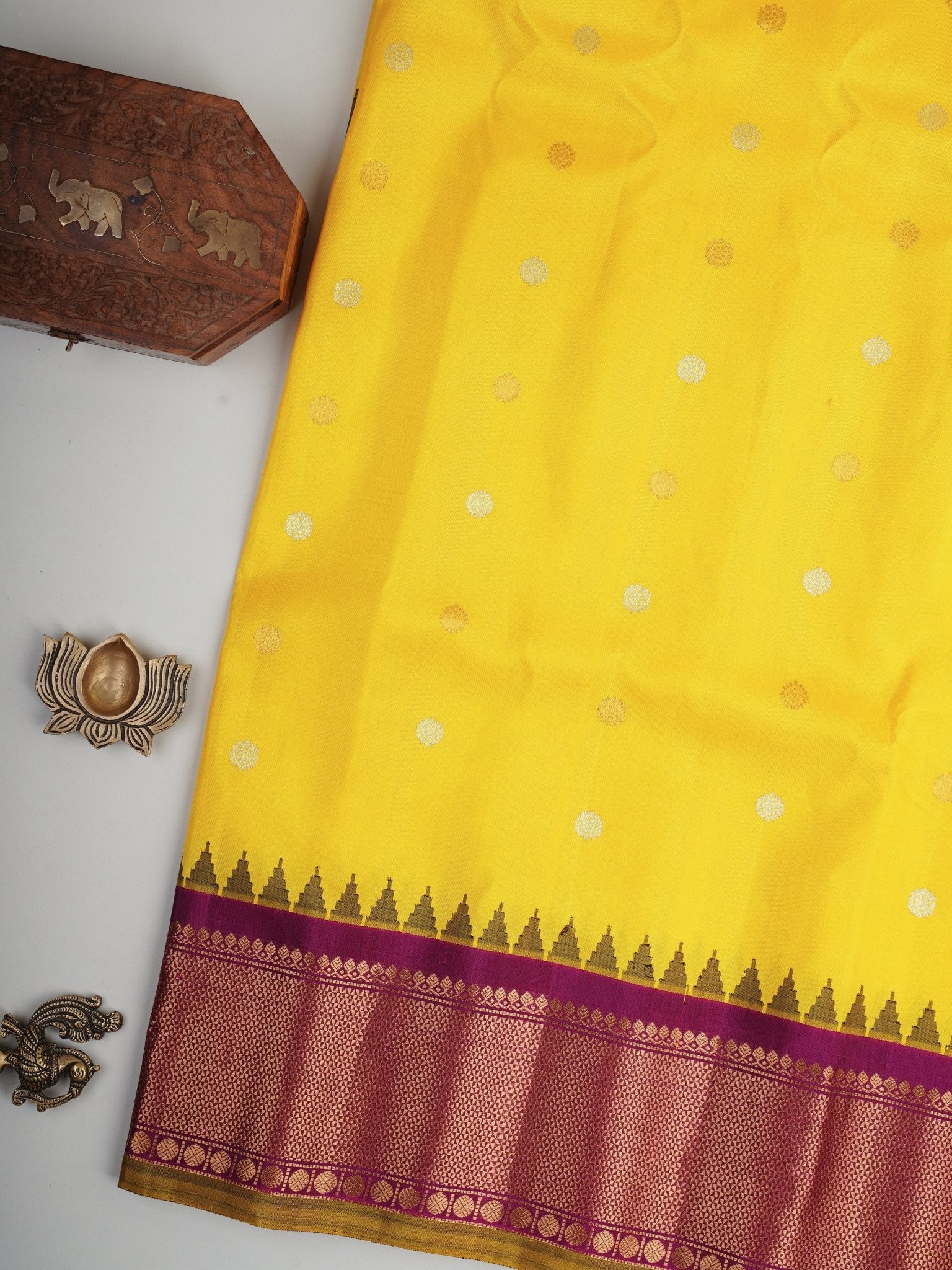 Gadwal Silk  100% Pure Silk  - Manoranjitham Weaves - Handloom Store