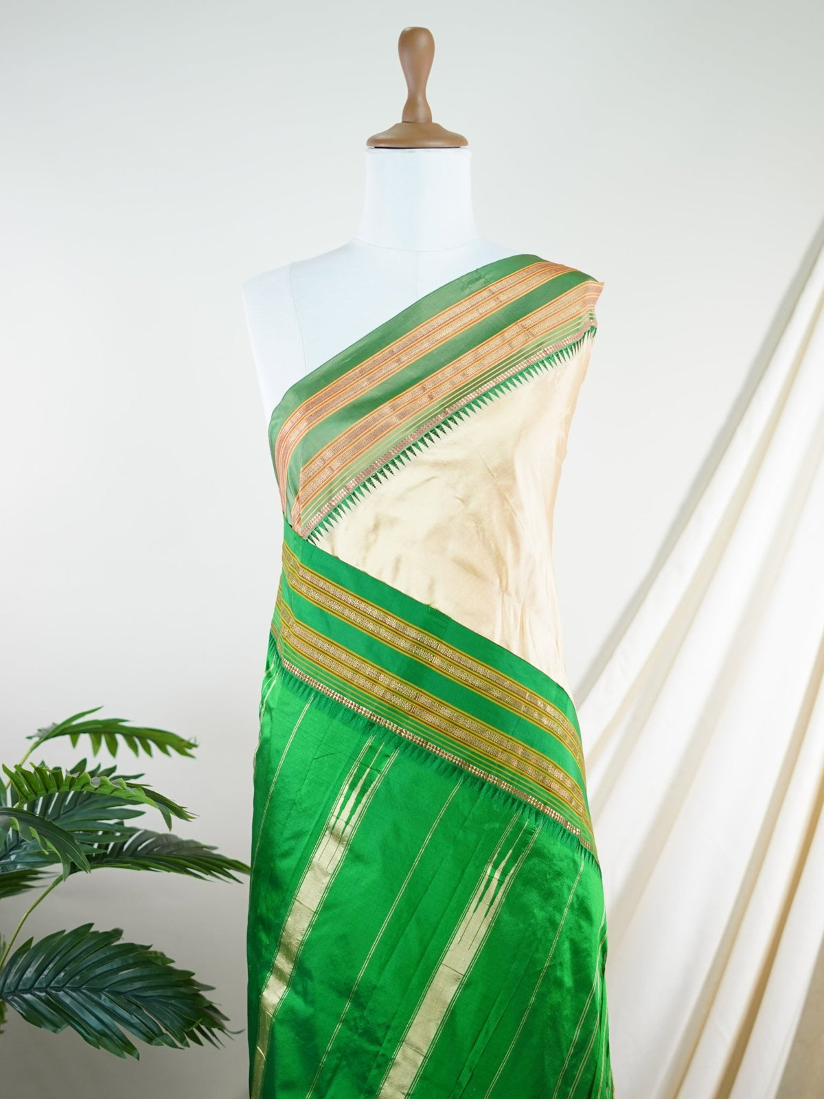 Kamalamba - Manoranjitham