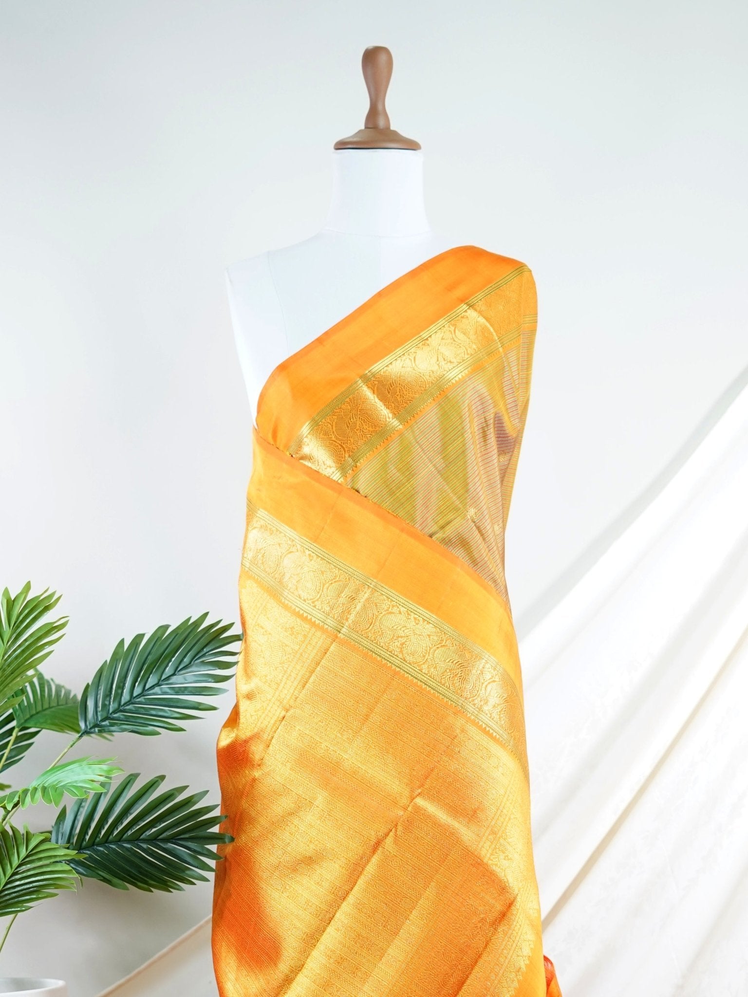 Kanchipuram Silk Green 100% Pure Silk  - Manoranjitham Weaves - Handloom Store