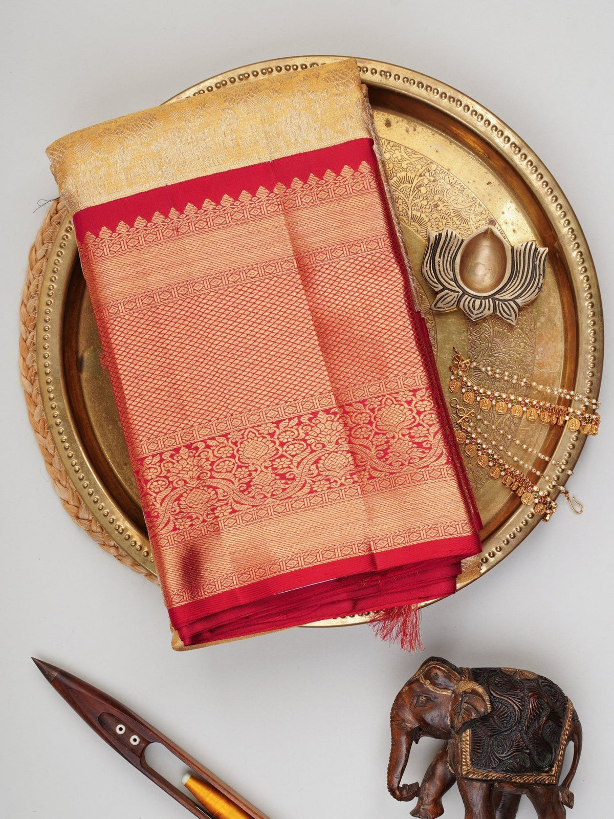 Kanchipuram Silk  100% Pure Silk  Manoranjitham Weaves - Handloom Store