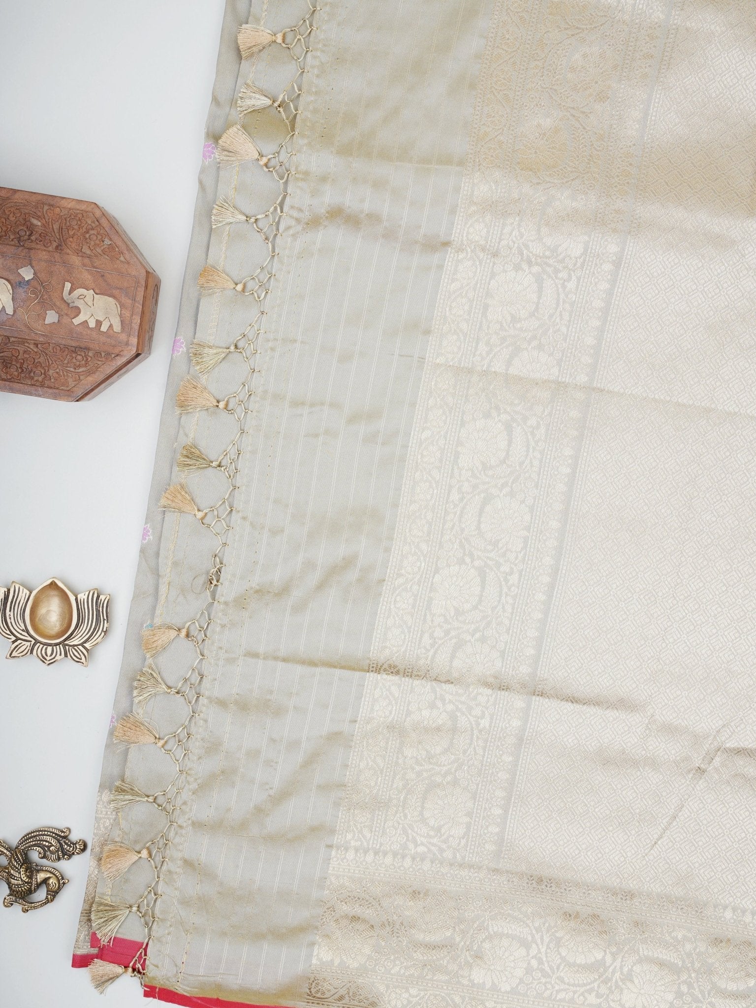 Katan Grey Katan Semi Silk Manoranjitham Weaves - Handloom Store