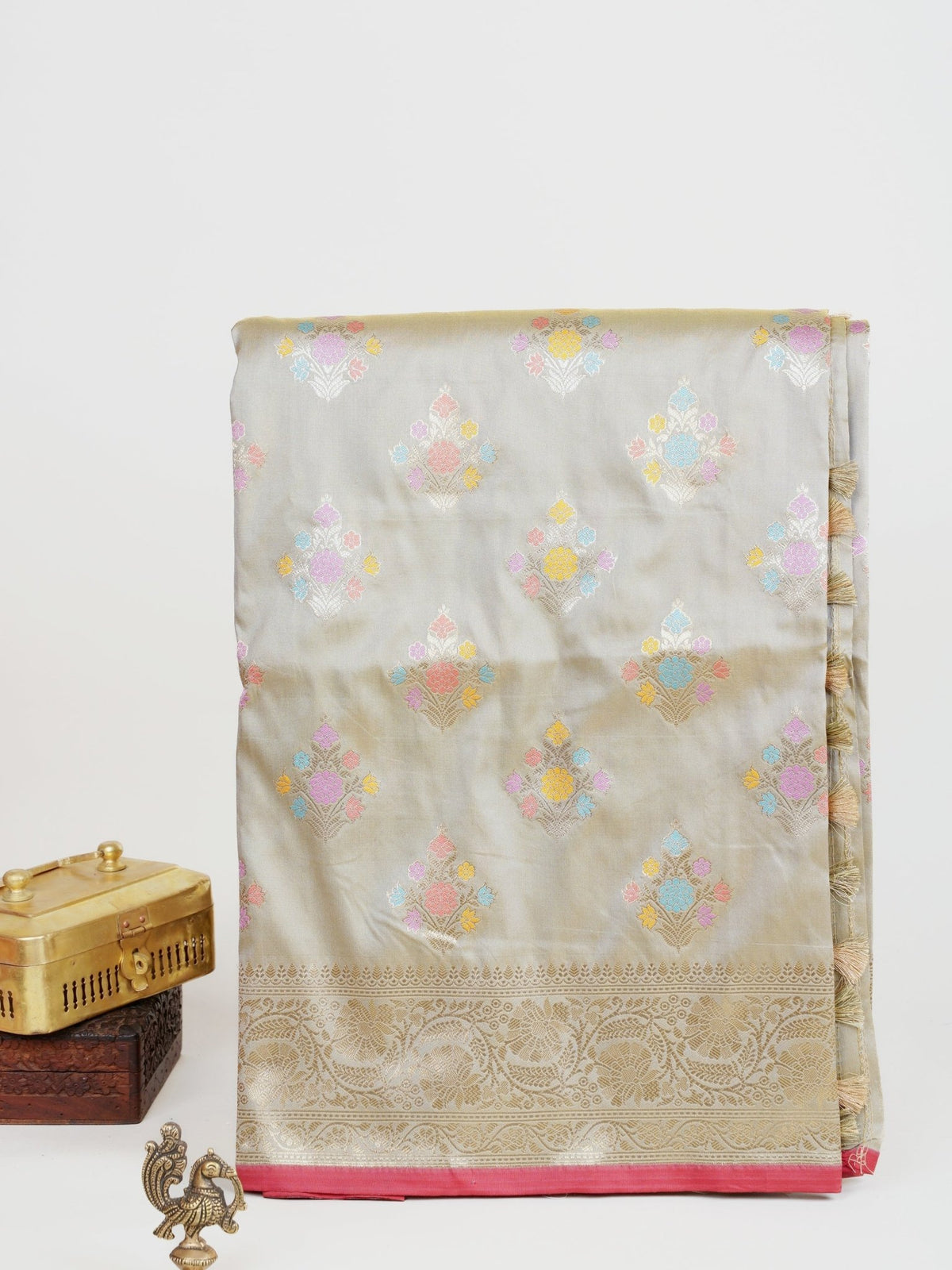 Katan Grey Katan Semi Silk Manoranjitham Weaves - Handloom Store