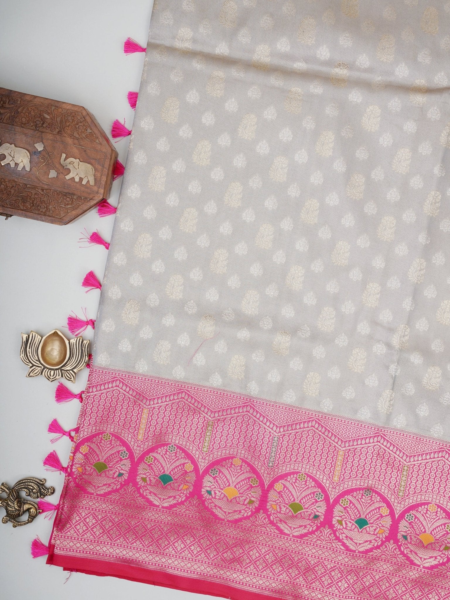 Katan Grey Katan Semi Silk Manoranjitham Weaves - Handloom Store