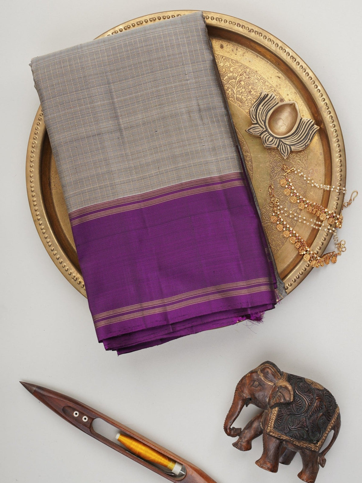 Kanchipuram Silk Grey 100% Pure Silk  Manoranjitham Weaves - Handloom Store