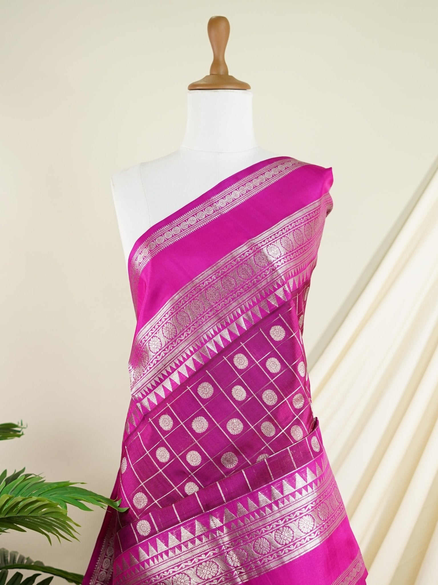 Venkatagiri Silk Purple 100% Pure Silk  - Manoranjitham Weaves - Handloom Store