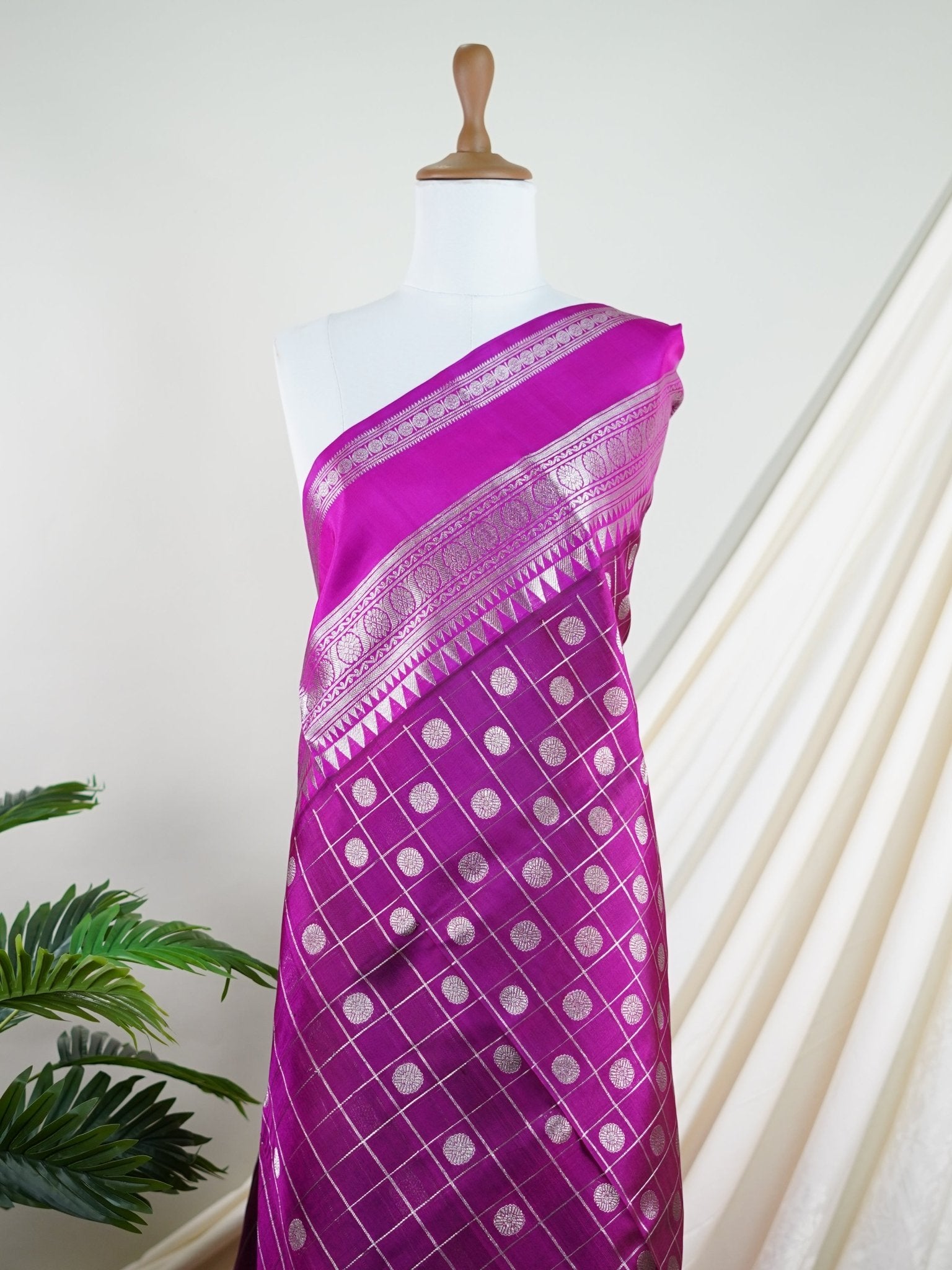 Venkatagiri Silk Purple 100% Pure Silk  - Manoranjitham Weaves - Handloom Store