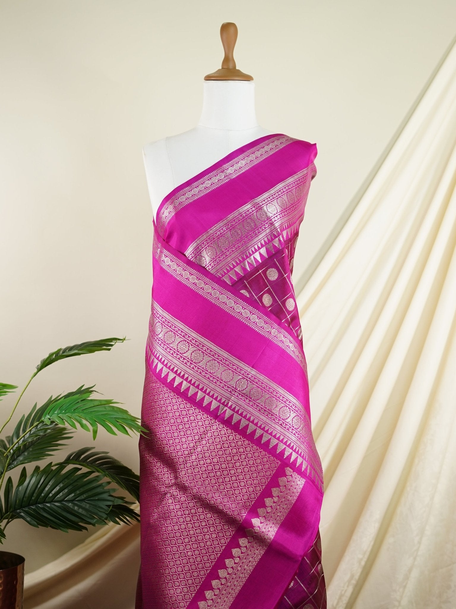 Venkatagiri Silk Purple 100% Pure Silk  - Manoranjitham Weaves - Handloom Store