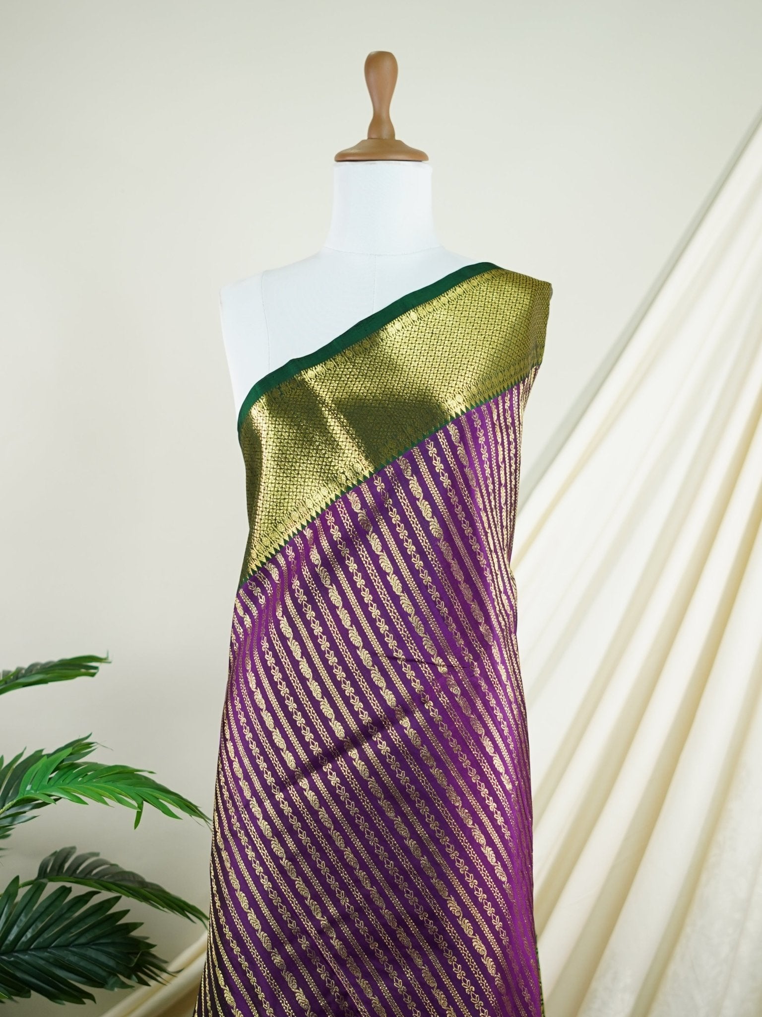 Venkatagiri Silk Maroon 100% Pure Silk  - Manoranjitham Weaves - Handloom Store