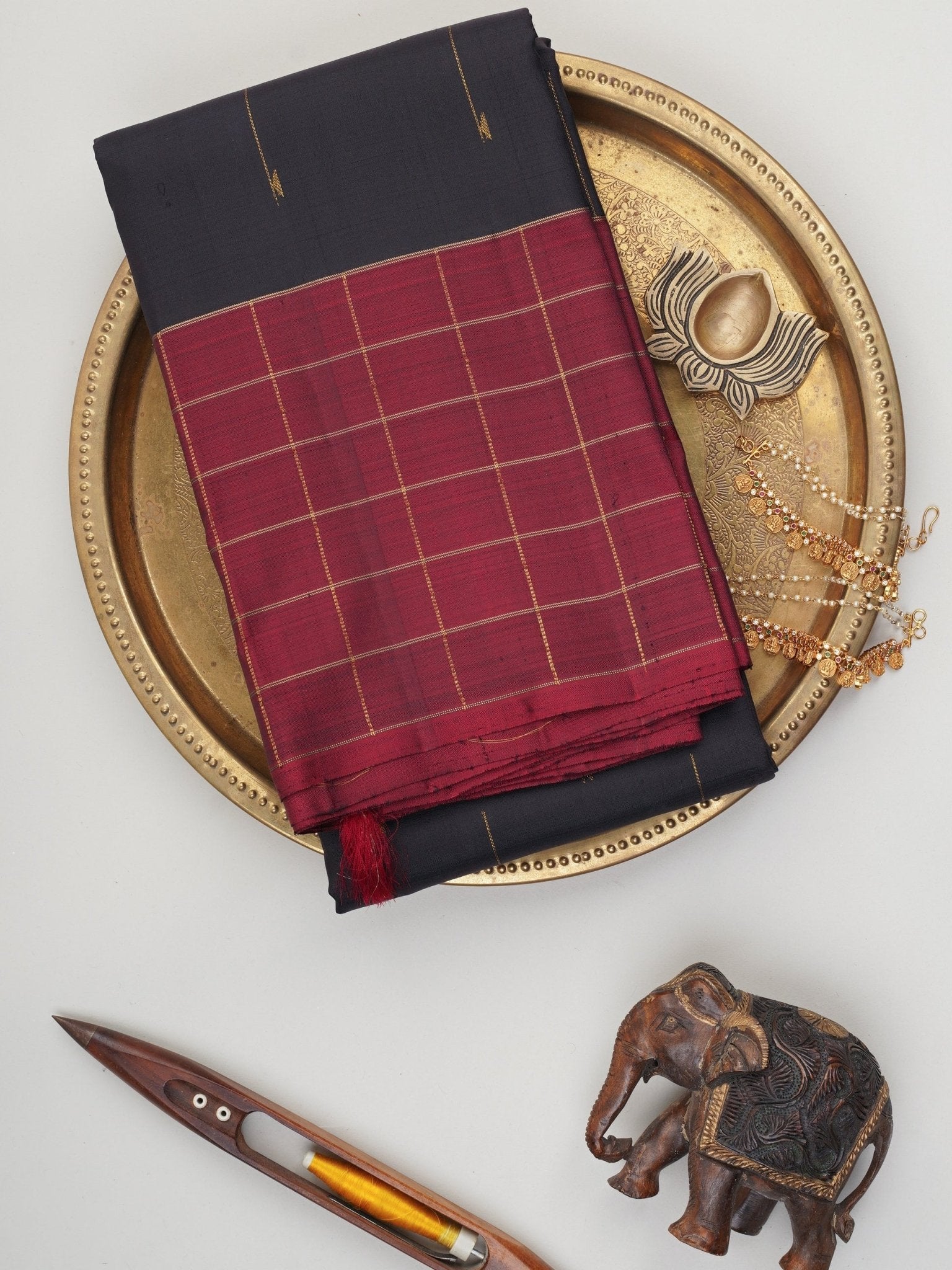 Kanchipuram Silk Black 100% Pure Silk  Manoranjitham Weaves - Handloom Store