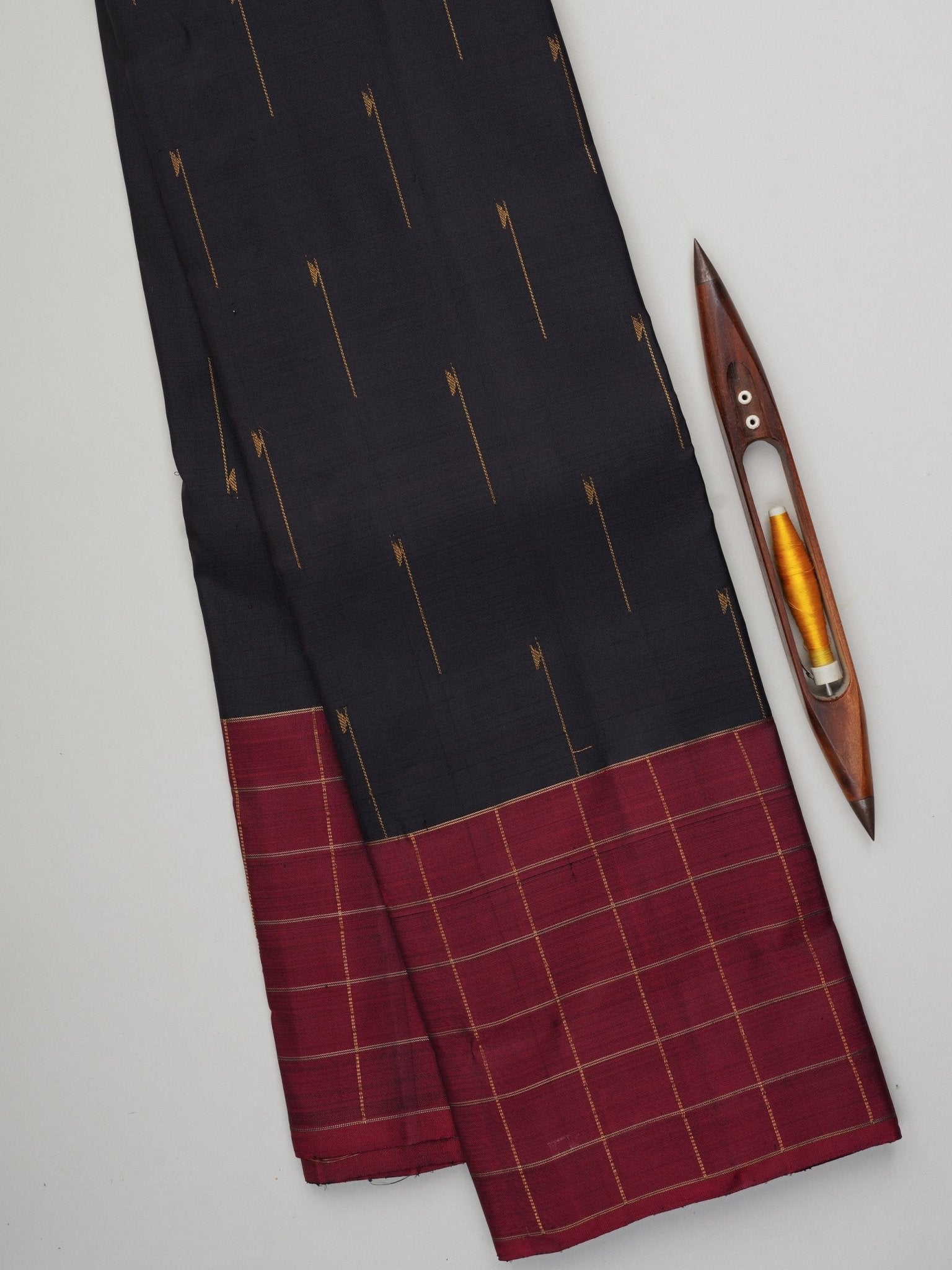 Kanchipuram Silk Black 100% Pure Silk  Manoranjitham Weaves - Handloom Store