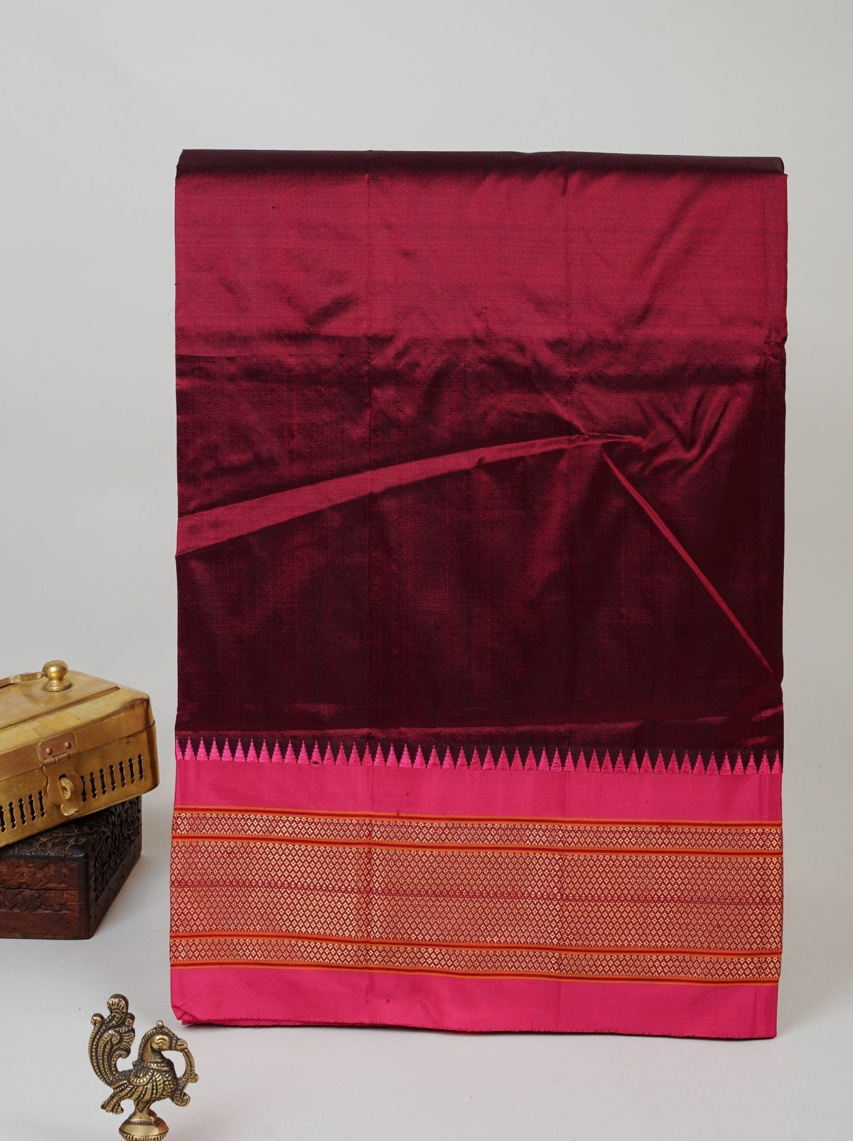 Narayanpet Maroon 100% Pure Silk  Manoranjitham Weaves - Handloom Store