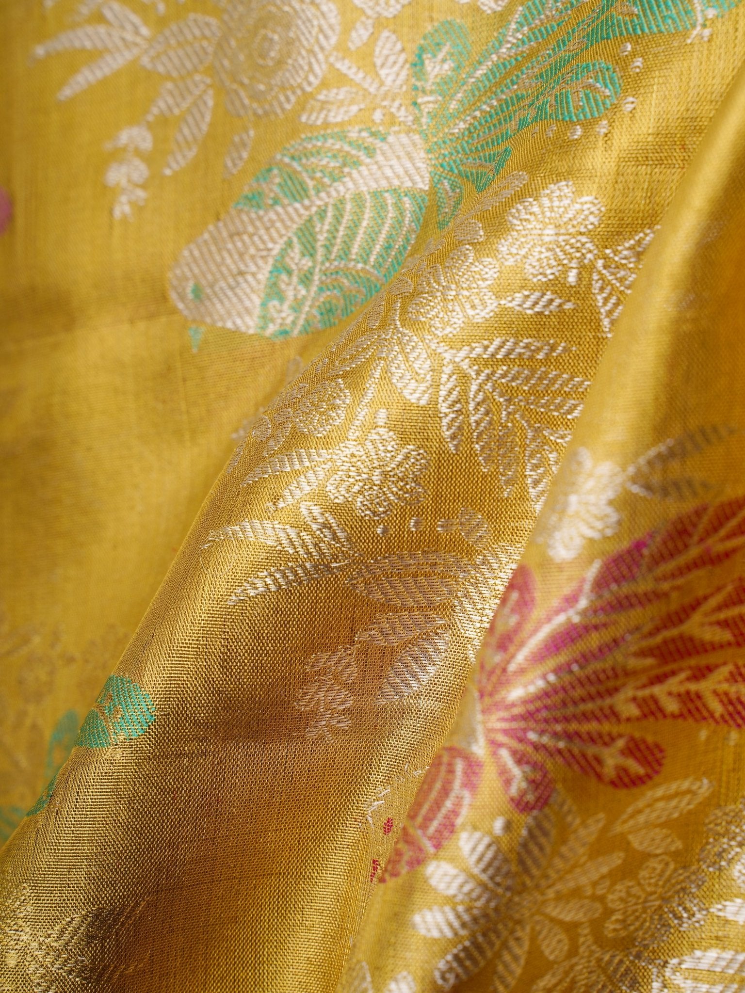 Kanchipuram Silk Yellow  100% Pure Silk  Manoranjitham Weaves - Handloom Store