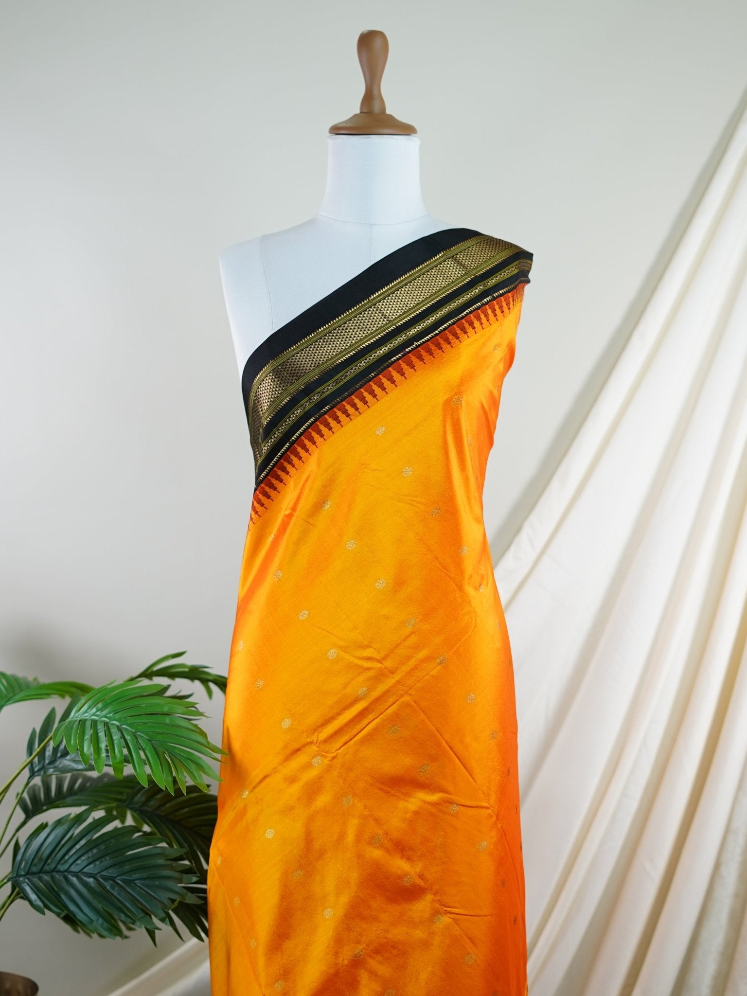 Narayanpet Orange 100% Pure Silk  - Manoranjitham Weaves - Handloom Store