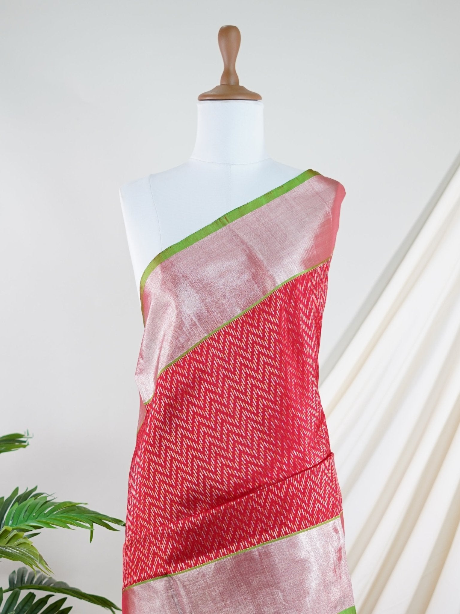 Venkatagiri Silk Red 100% Pure Silk  - Manoranjitham Weaves - Handloom Store