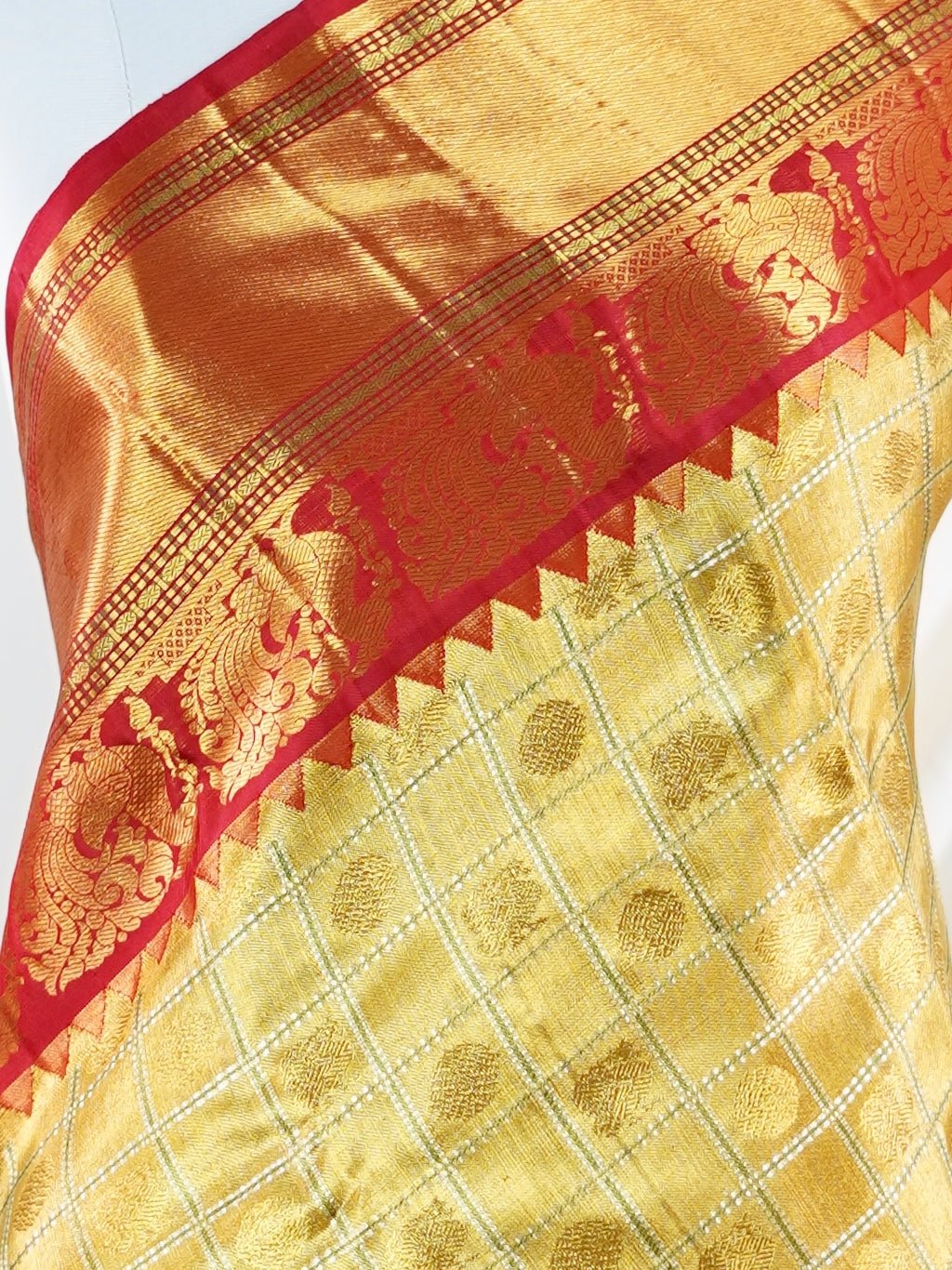 Navaneeta - Manoranjitham