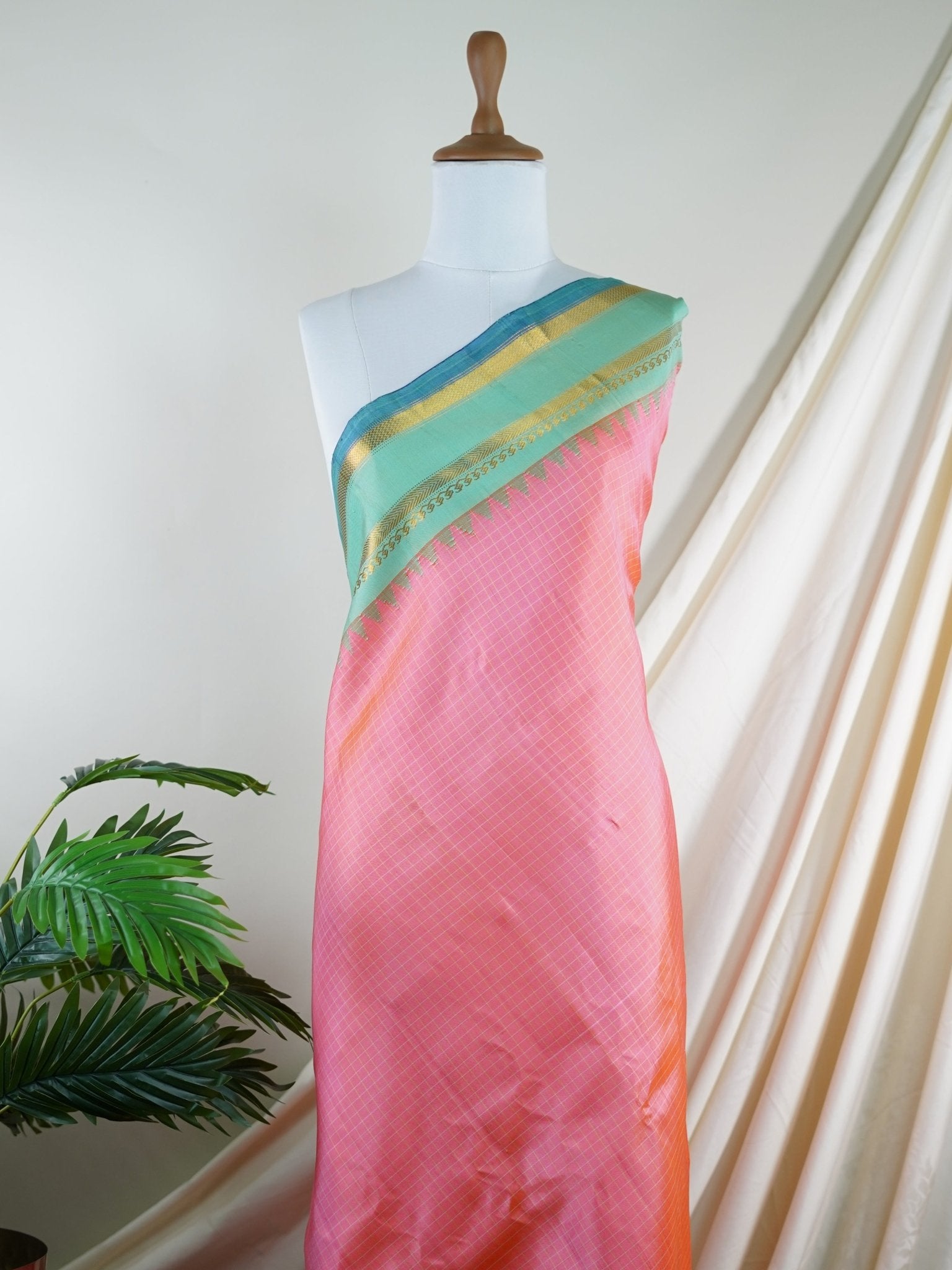 Gadwal Silk  100% Pure Silk  - Manoranjitham Weaves - Handloom Store