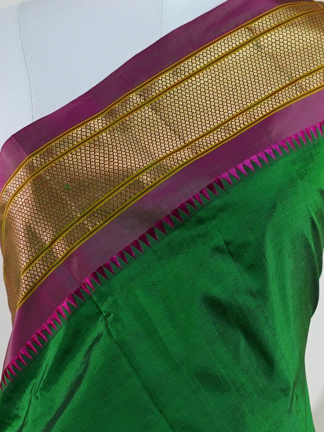 Narayanpet Bottle Green 100% Pure Silk  - Manoranjitham Weaves - Handloom Store