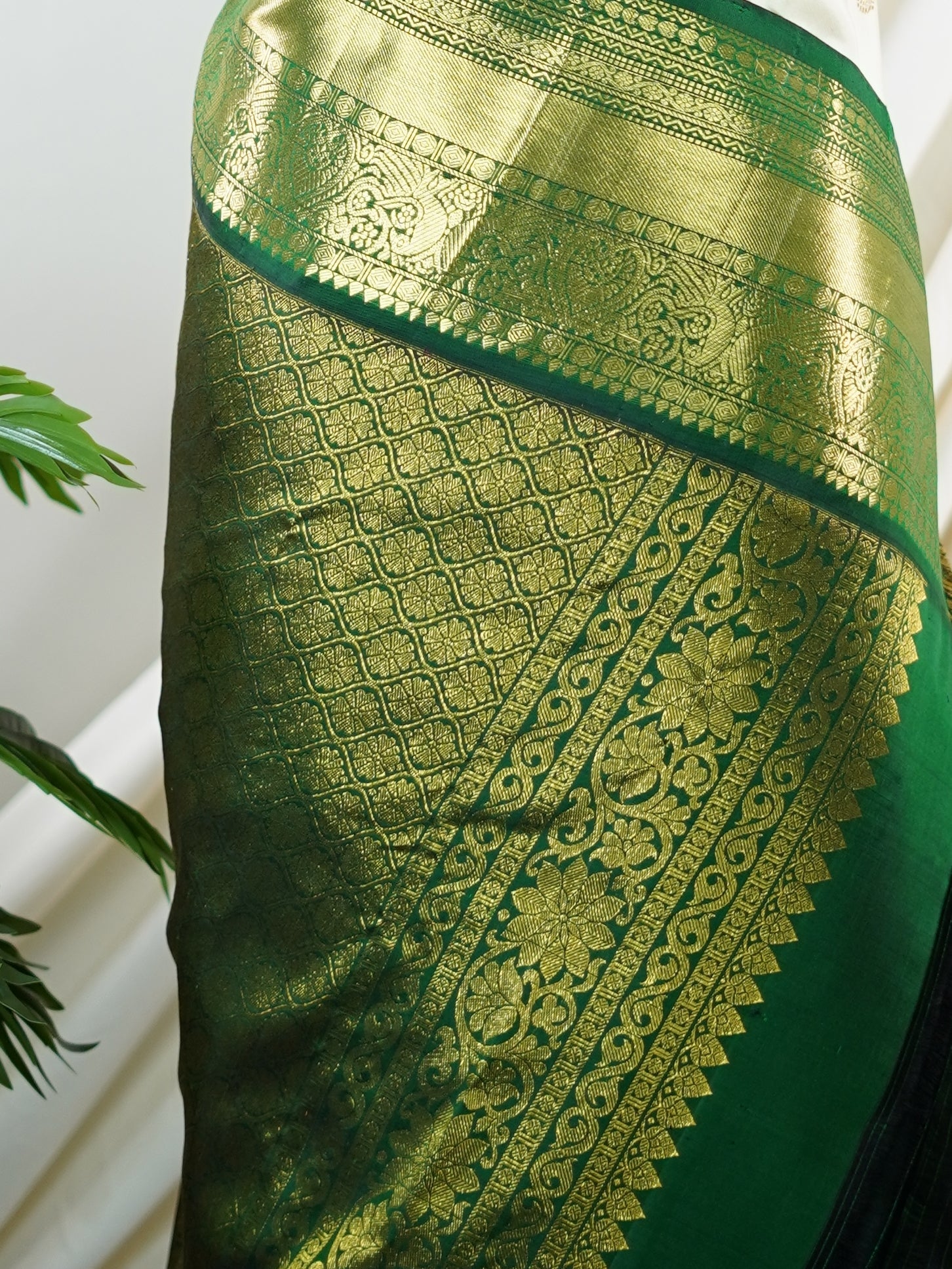 Parameshwari - Manoranjitham