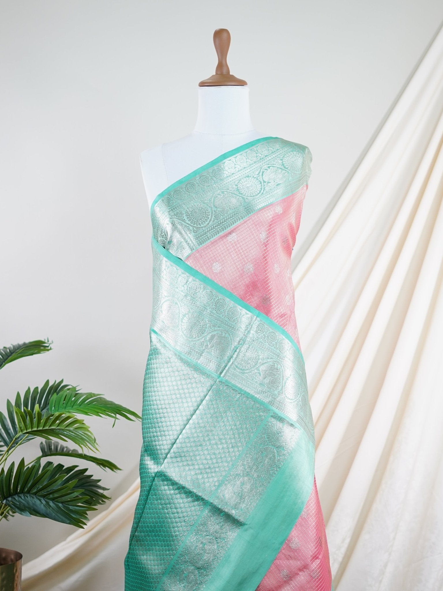 Venkatagiri Silk Pink 100% Pure Silk  - Manoranjitham Weaves - Handloom Store
