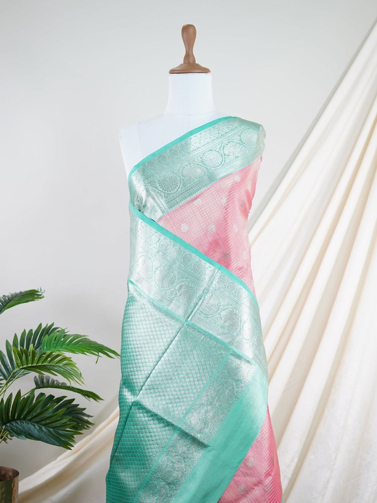 Venkatagiri Silk Pink 100% Pure Silk  - Manoranjitham Weaves - Handloom Store