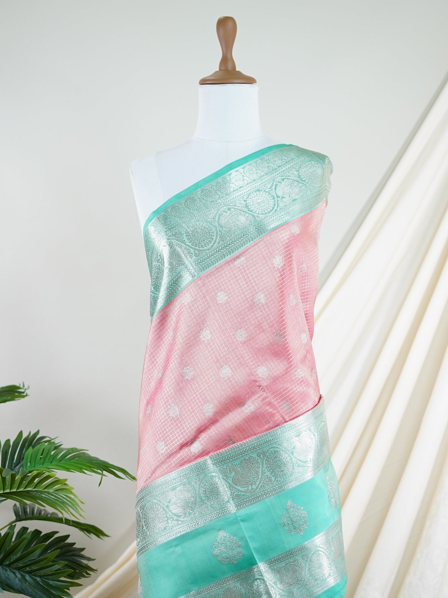 Venkatagiri Silk Pink 100% Pure Silk  - Manoranjitham Weaves - Handloom Store