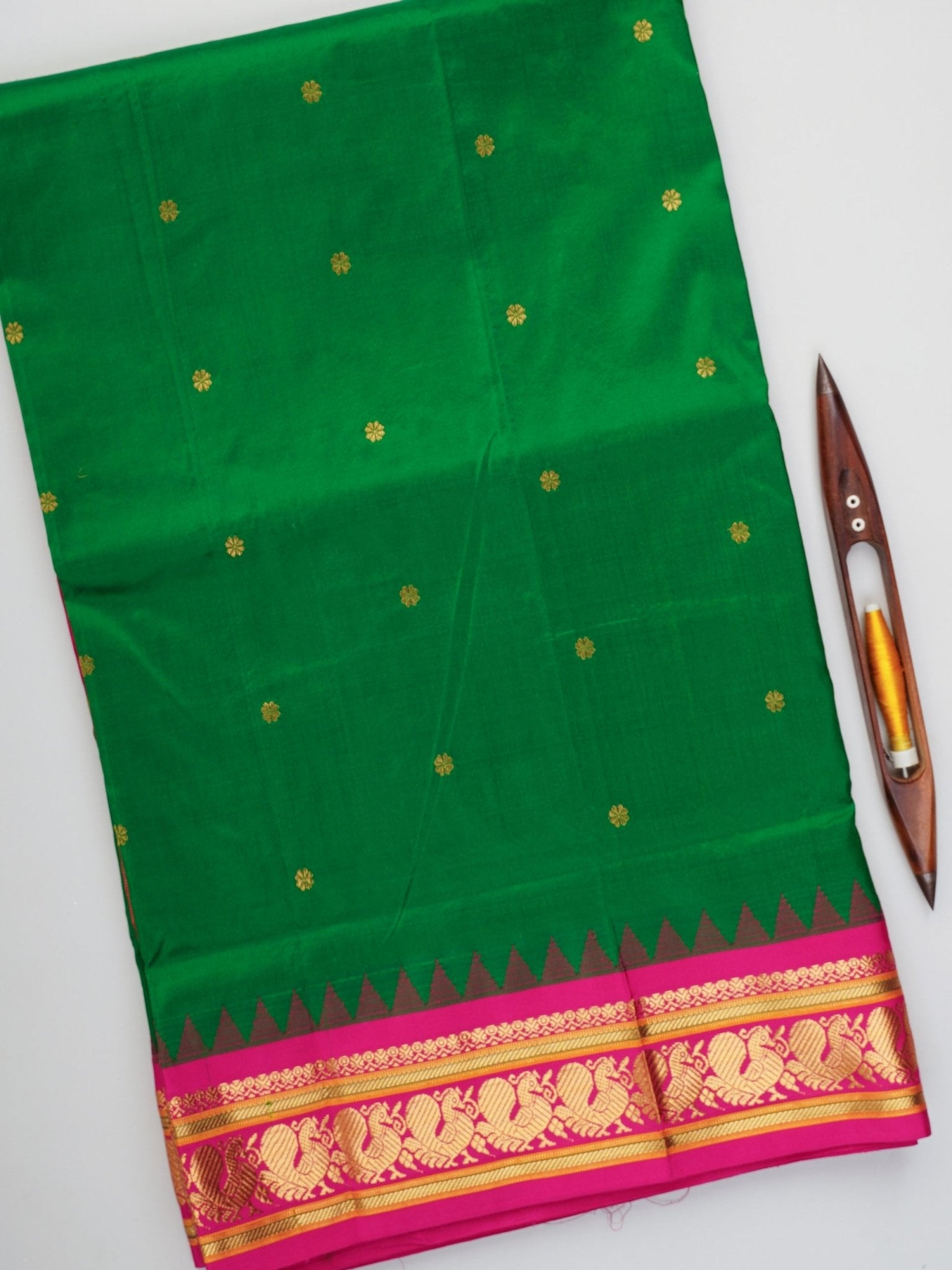 Narayanpet  100% Pure Silk  Manoranjitham Weaves - Handloom Store