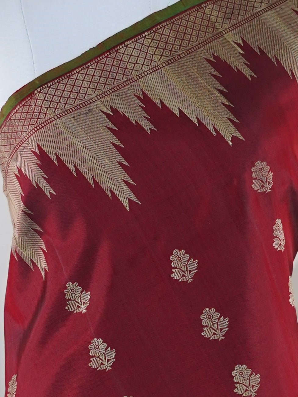 Gadwal Silk Deep Maroon 100% Pure Silk  - Manoranjitham Weaves - Handloom Store
