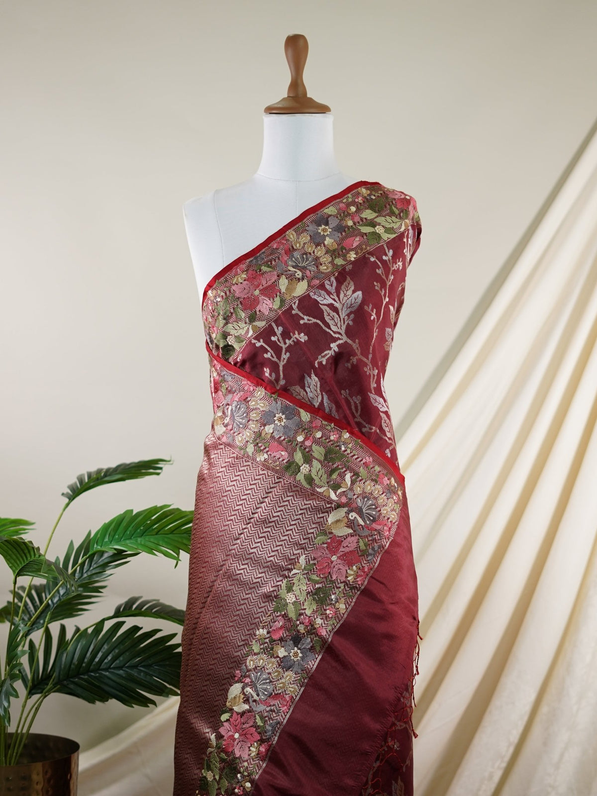 Katan Maroon 100% Pure Silk  - Manoranjitham Weaves - Handloom Store