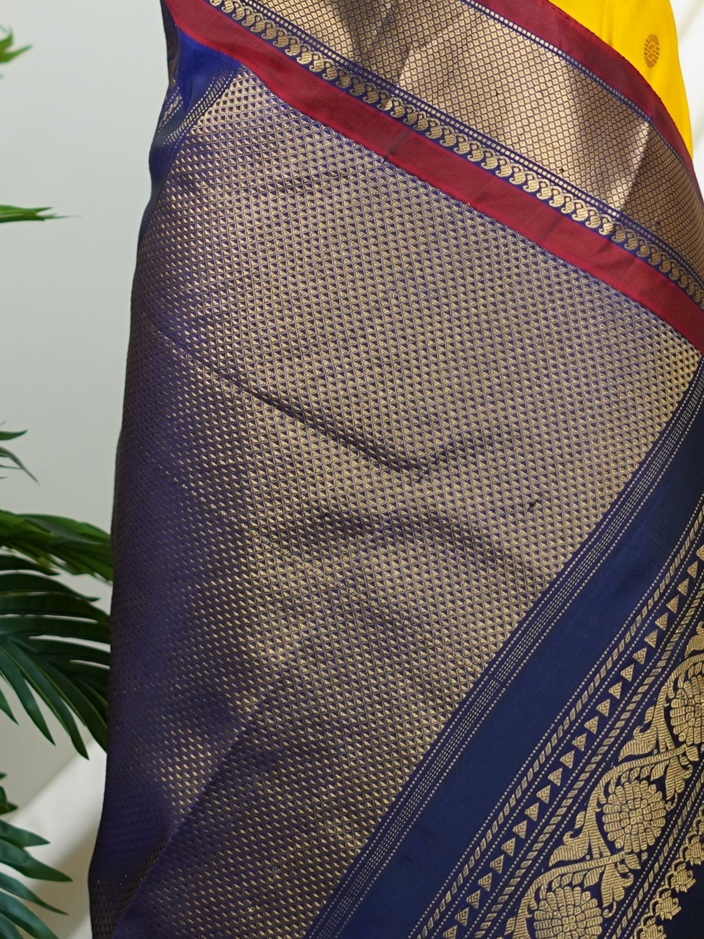 Gadwal Silk Yellow 100% Pure Silk  - Manoranjitham Weaves - Handloom Store