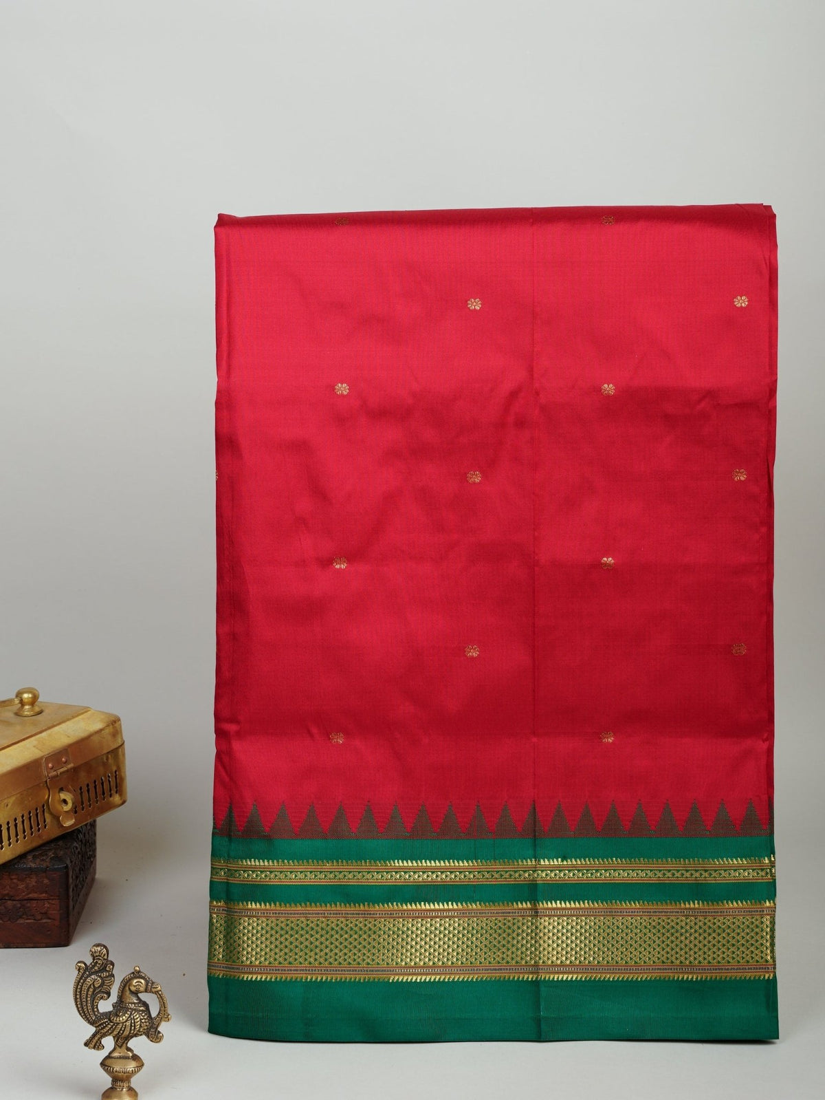 Narayanpet  100% Pure Silk  Manoranjitham Weaves - Handloom Store