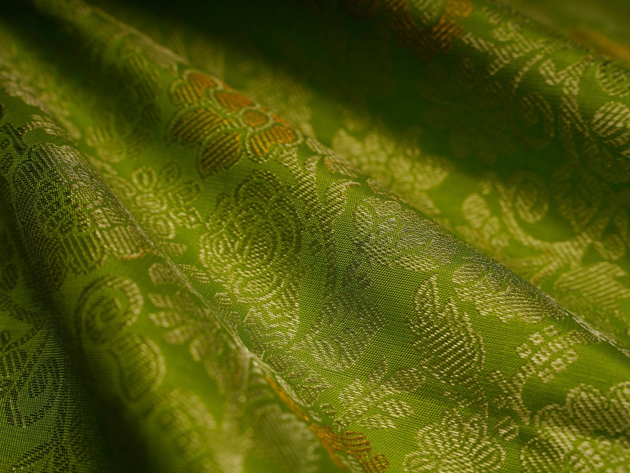 Kanchipuram Silk Green  100% Pure Silk  Manoranjitham Weaves - Handloom Store