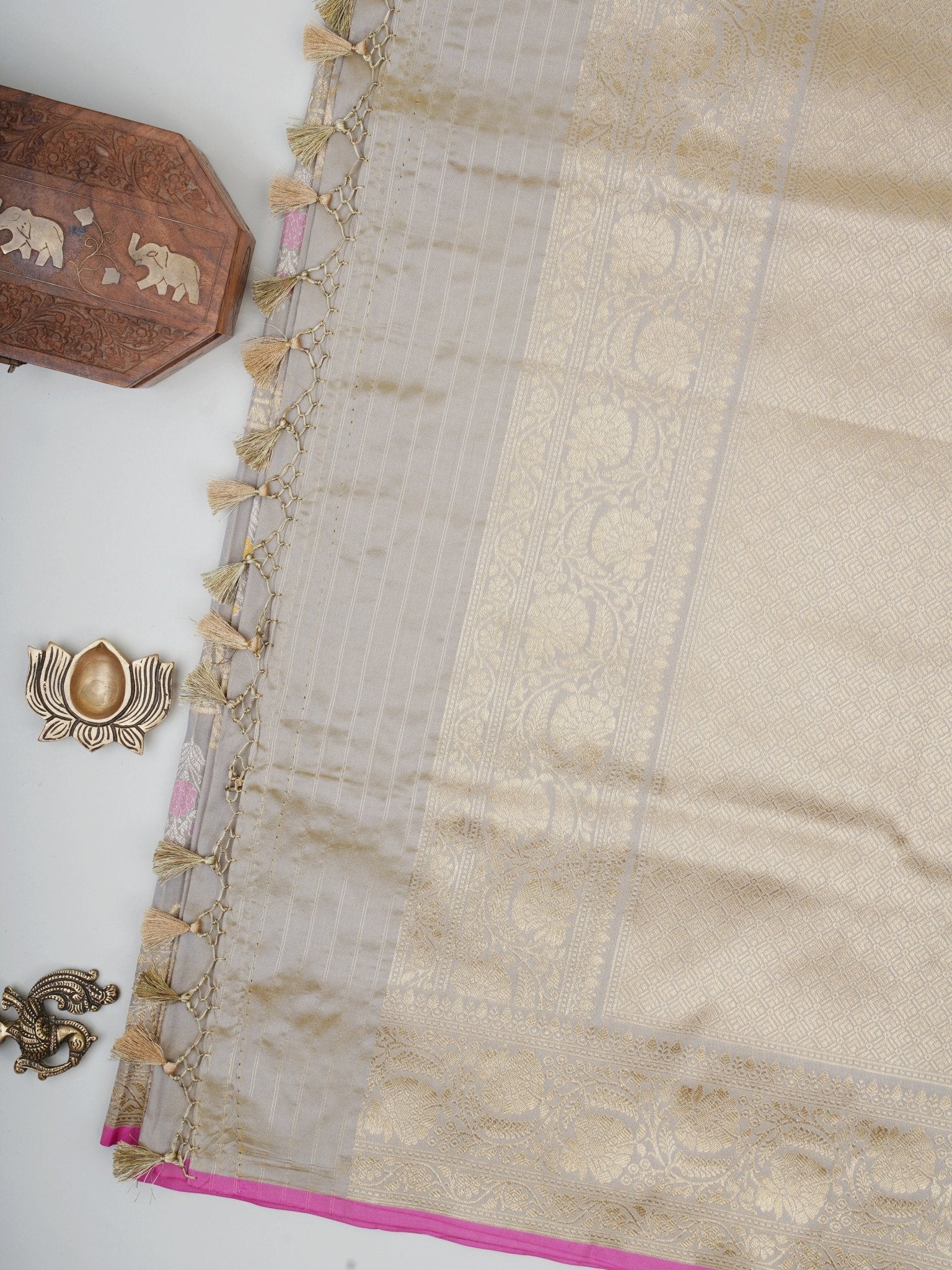 Katan Grey Katan Semi Silk - Manoranjitham Weaves - Handloom Store
