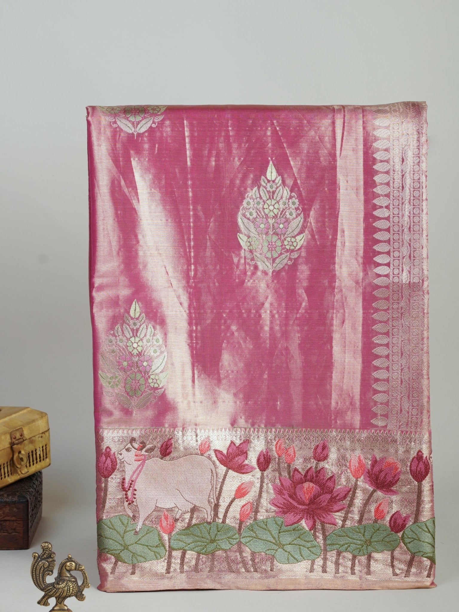Kanchipuram Silk  100% Pure Silk  Manoranjitham Weaves - Handloom Store