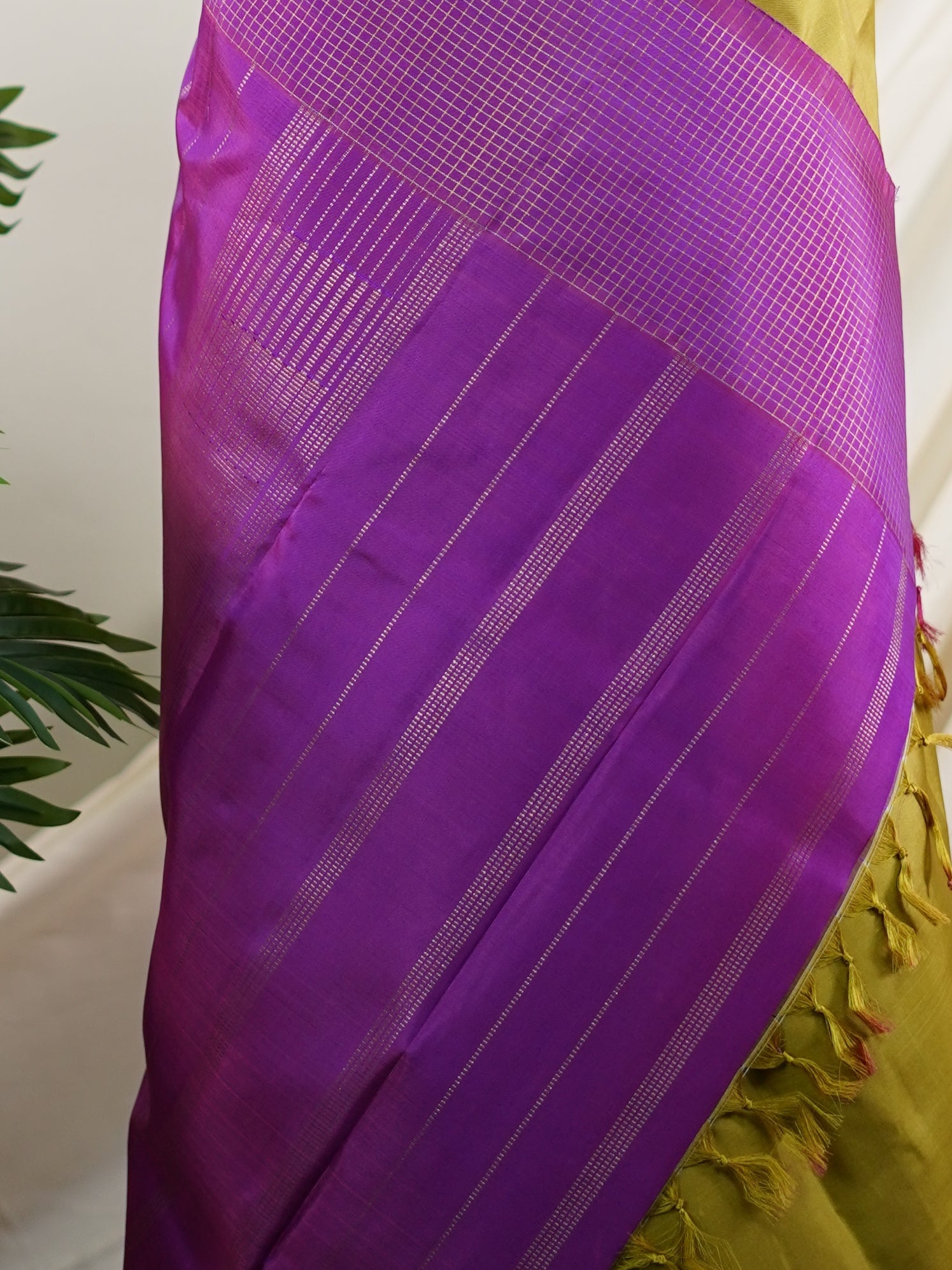 Kanchipuram Silk Green 100% Pure Silk  - Manoranjitham Weaves - Handloom Store