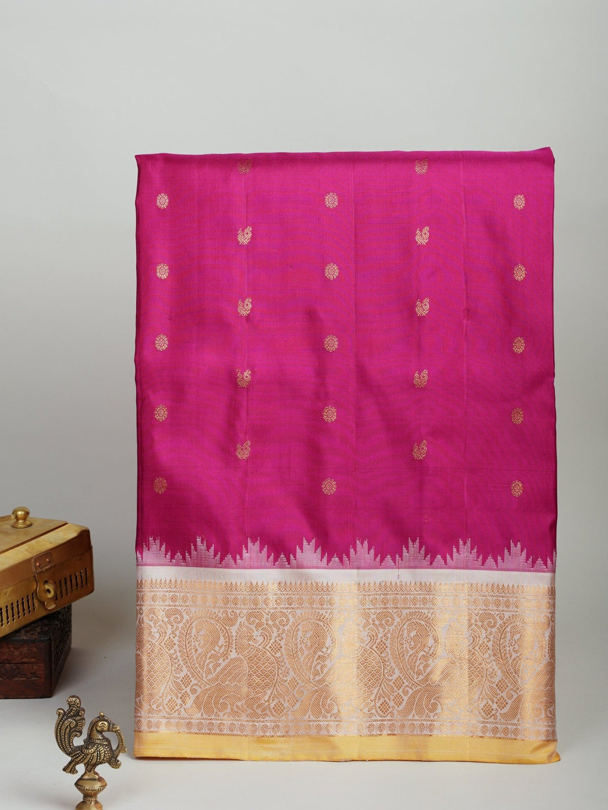 Gadwal Silk  100% Pure Silk  Manoranjitham Weaves - Handloom Store