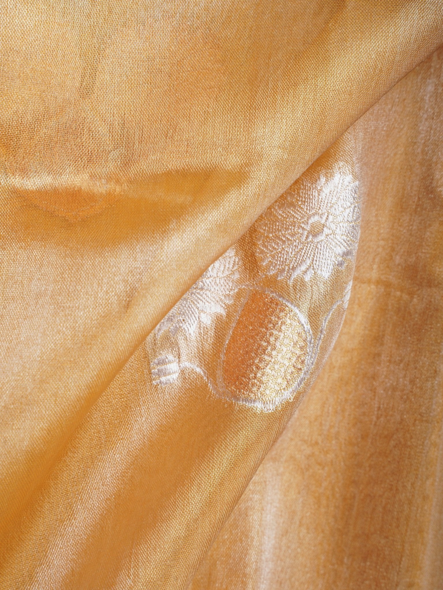 Katan Gold Kora Tissue Manoranjitham Weaves - Handloom Store