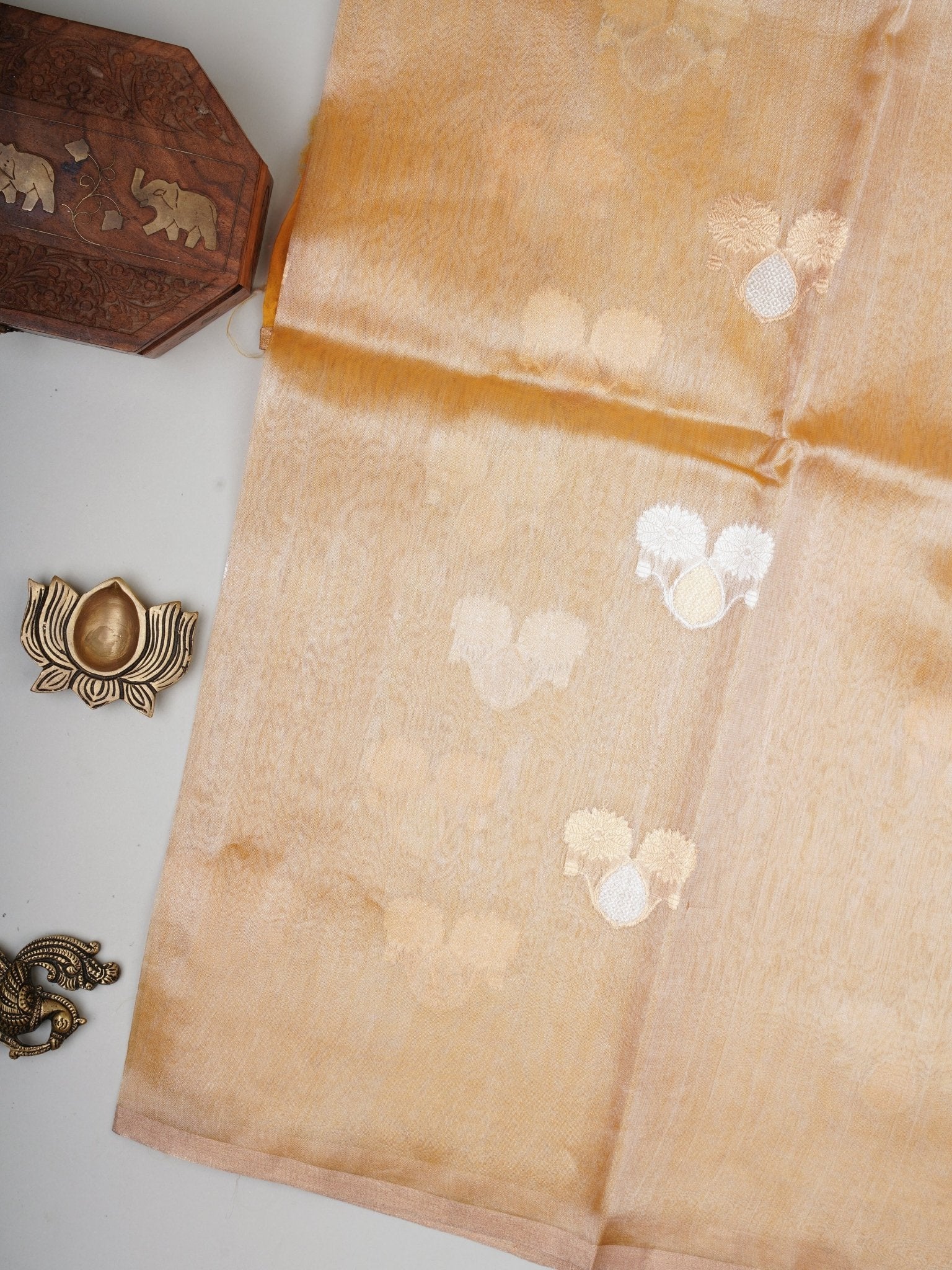 Katan Gold Kora Tissue Manoranjitham Weaves - Handloom Store
