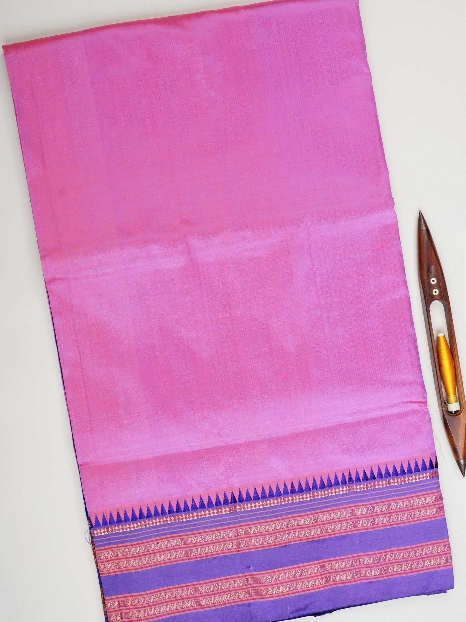 Narayanpet Lavender 100% Pure Silk  Manoranjitham Weaves - Handloom Store