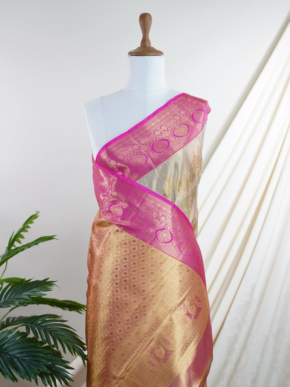 Kanchipuram Silk  100% Pure Silk  - Manoranjitham Weaves - Handloom Store